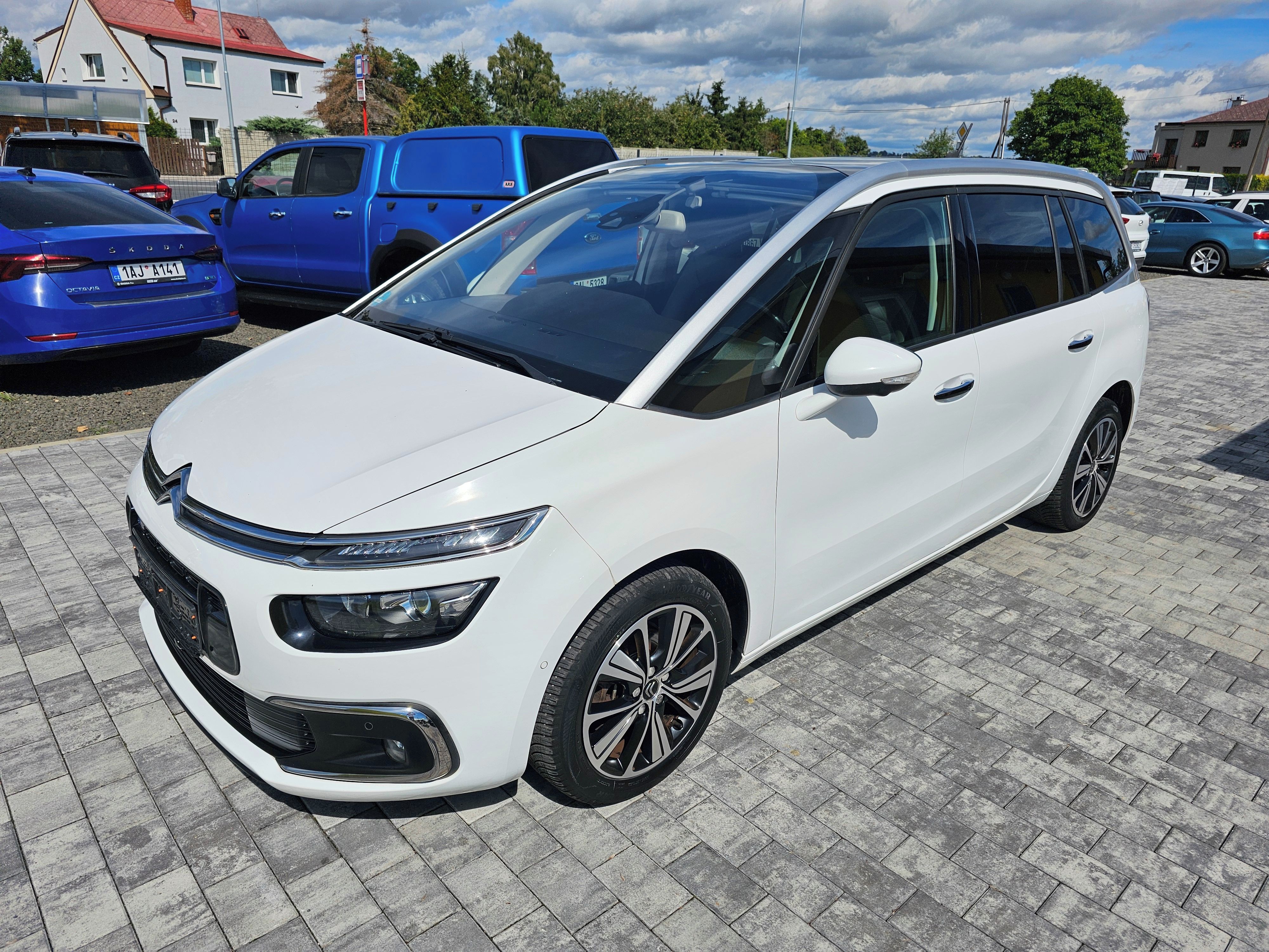 Citroën Grand C4 Picasso, 1.2 96KW,7míst,masáže,panorama