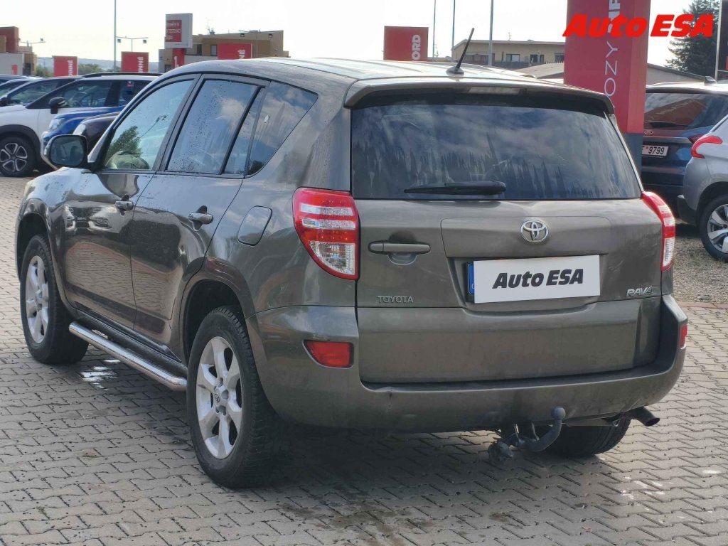 Toyota Rav4, 2.0i 4X4,ČR,AT,tažné - fotka 6