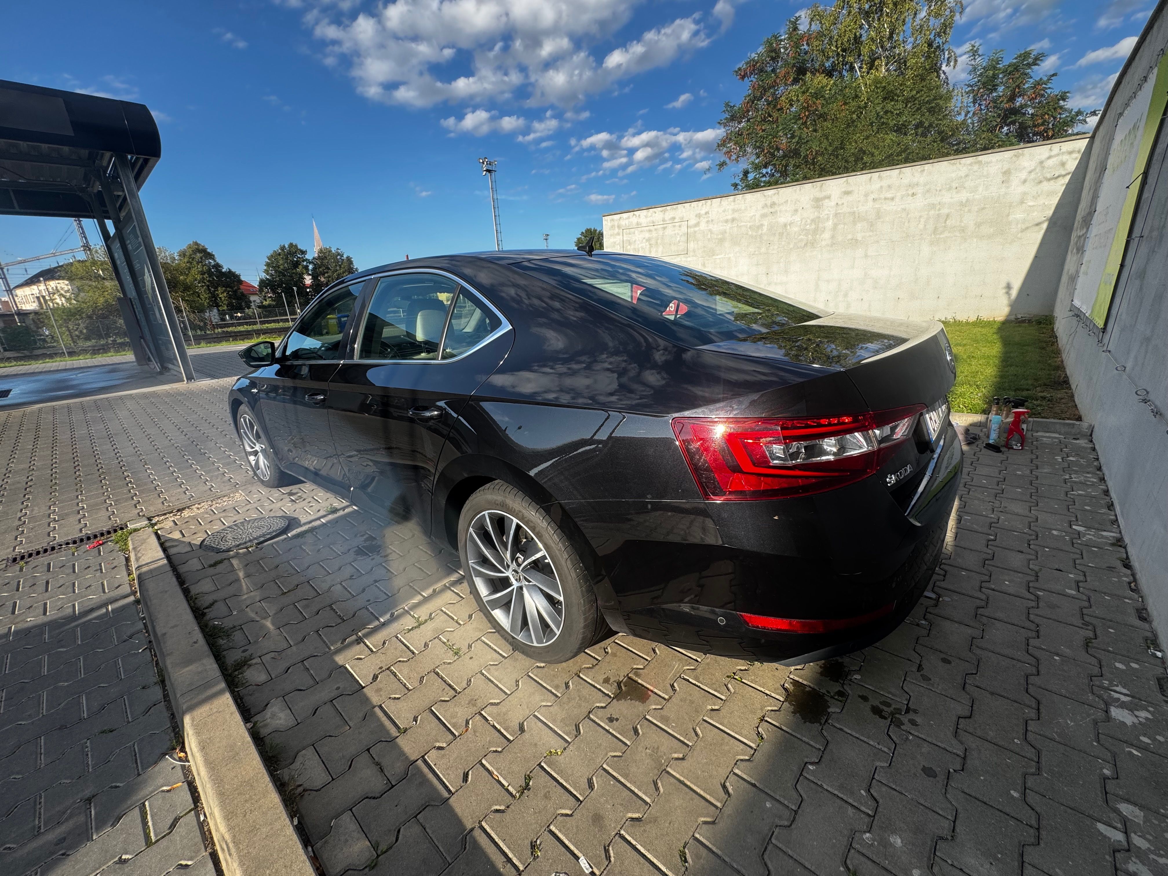 Škoda Superb, 1.968 - fotka 2