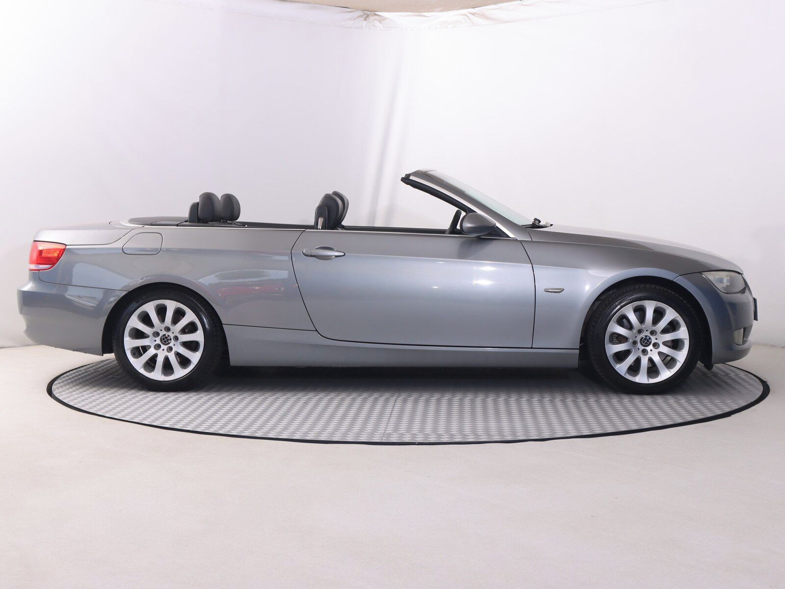 BMW Řada 3, 325 i - fotka 6