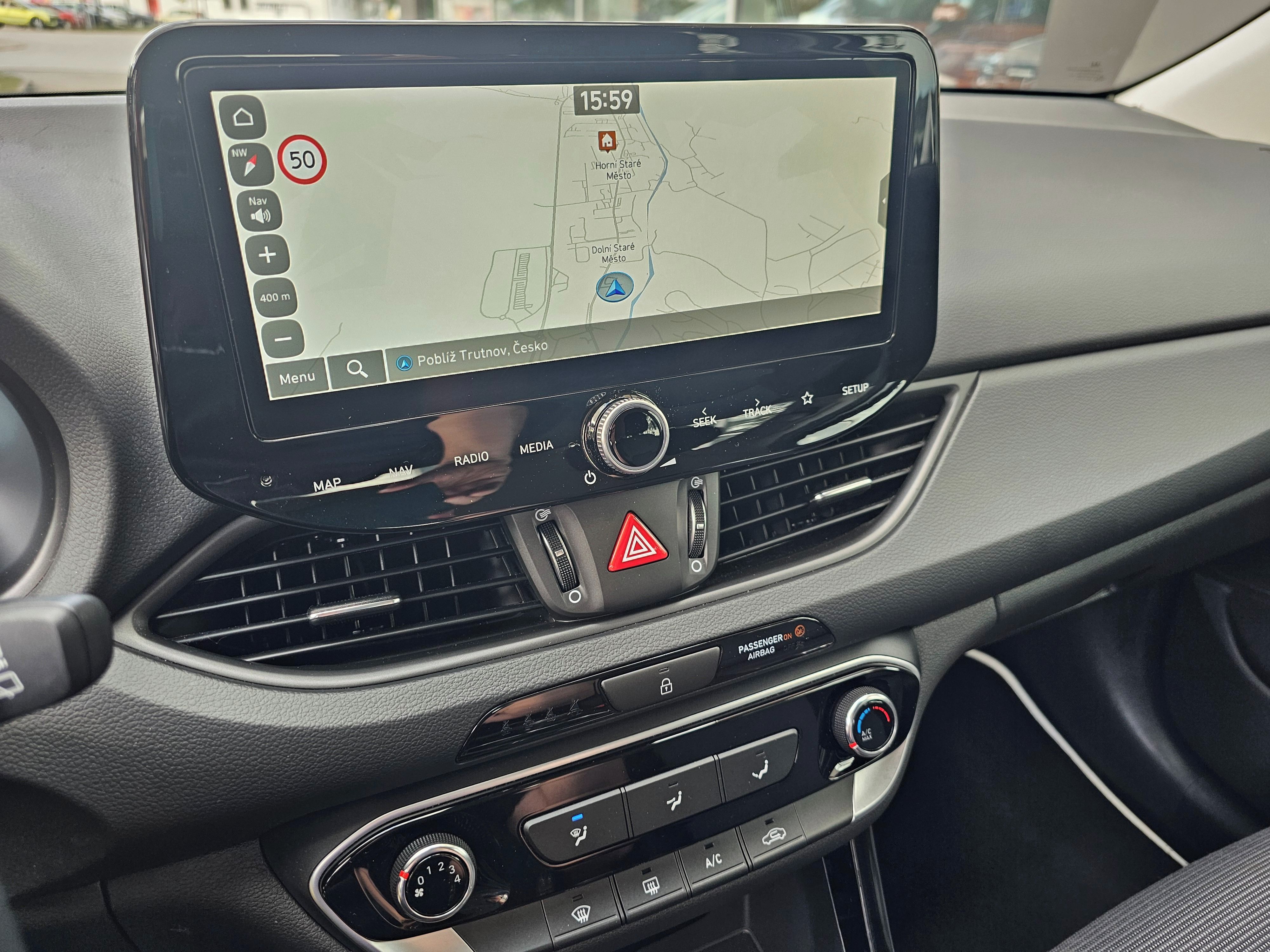 Hyundai i30, WG 1,5i DPi CVVT FAMILY - fotka 4