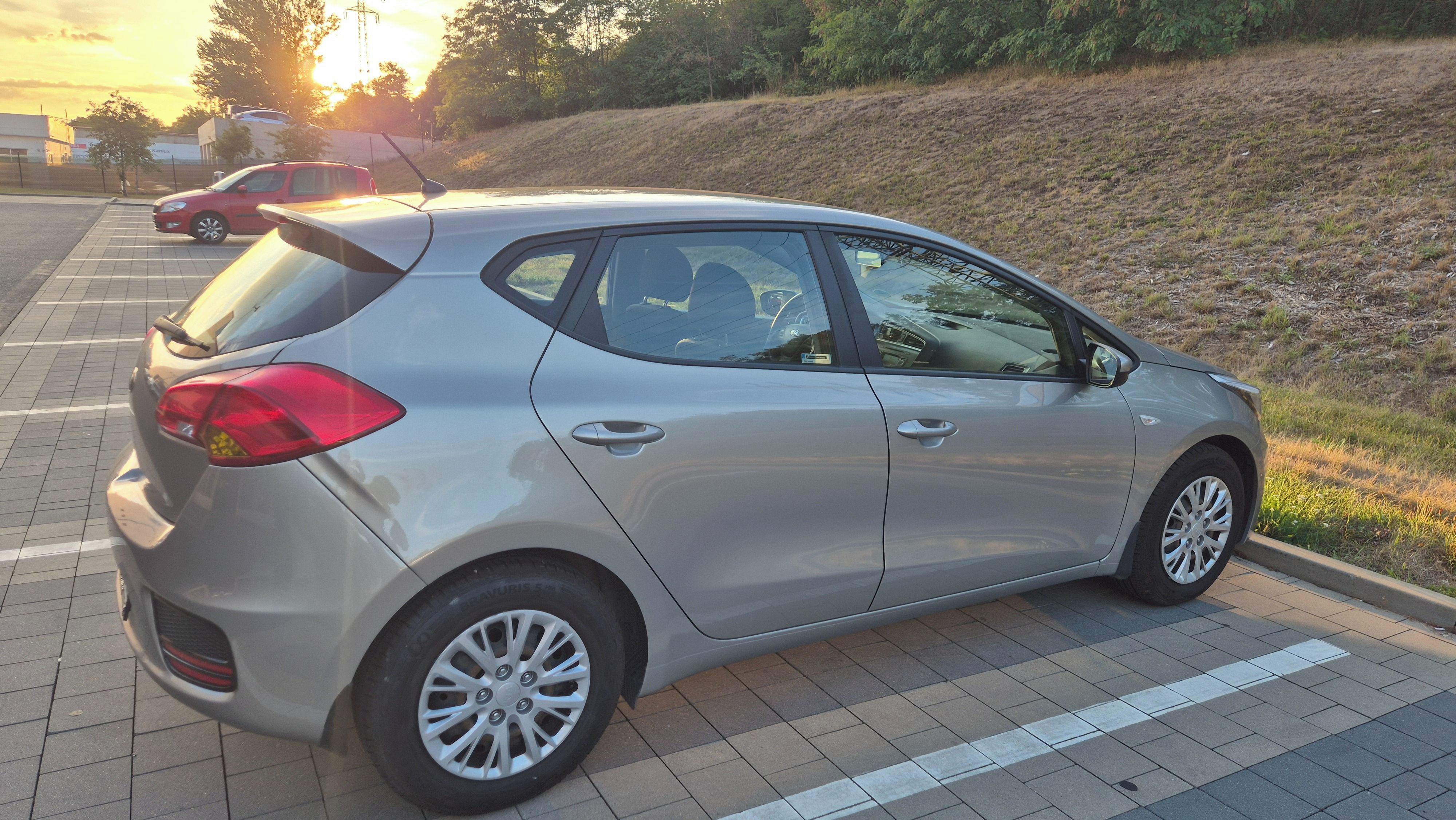 Kia Cee´d, 1.4 CVVT, Serv.kniha - fotka 4