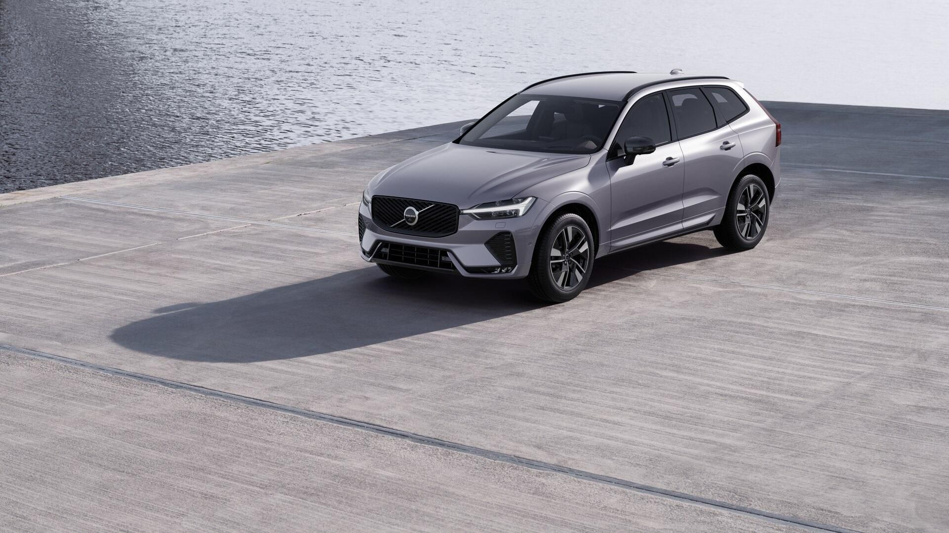 Volvo XC60, B5 AWD AUT DARK PLUS - fotka 2