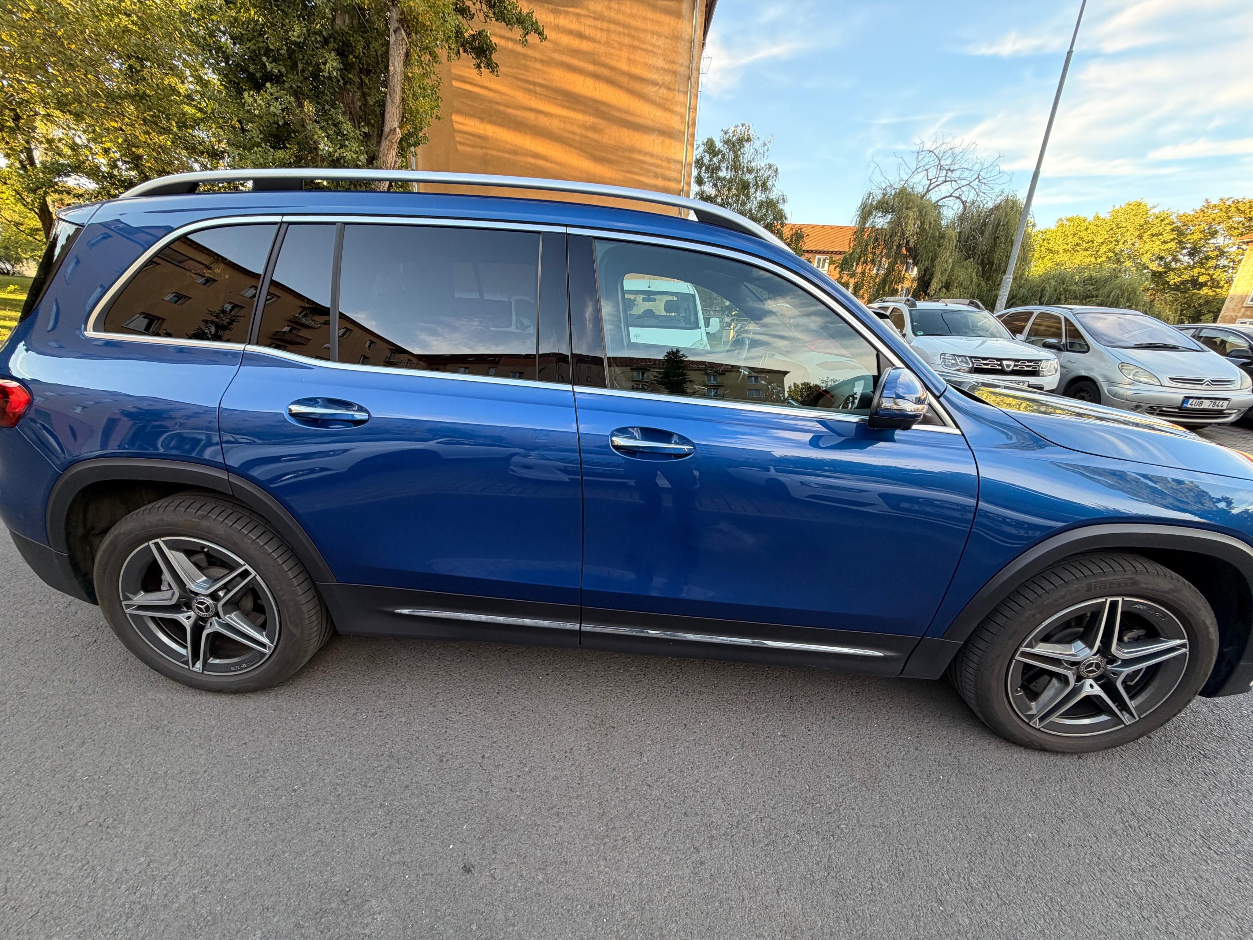 Mercedes-Benz GLB, Mercedes Benz GLB 250 4MATIC - fotka 4