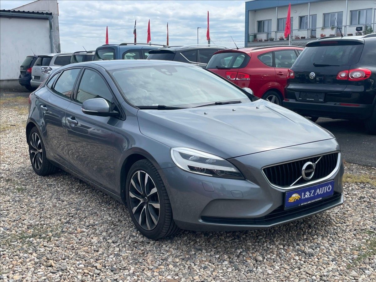 Volvo V40, 2,0 D 3  ODPOČET  DPH !!! - fotka 2