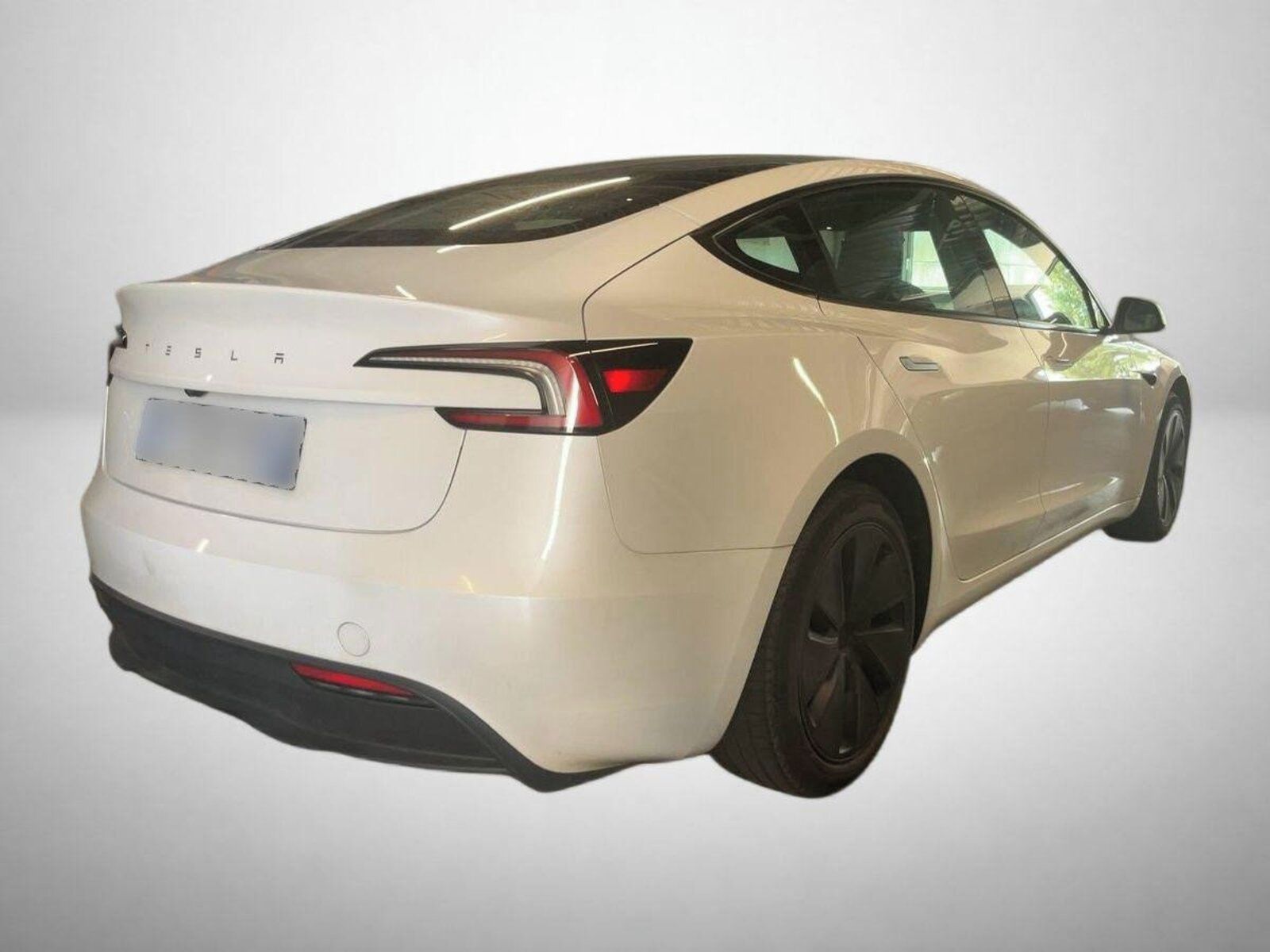 Tesla Model 3, Standard Range 60kWh - fotka 2