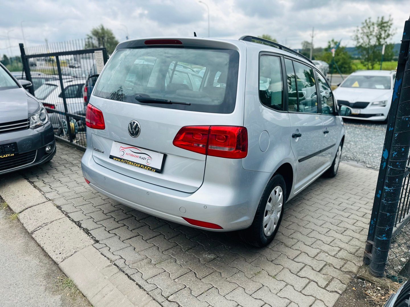 Volkswagen Touran, 1.2TSi NOVÉ ROZVODY,PĚKNÝ STAV - fotka 6