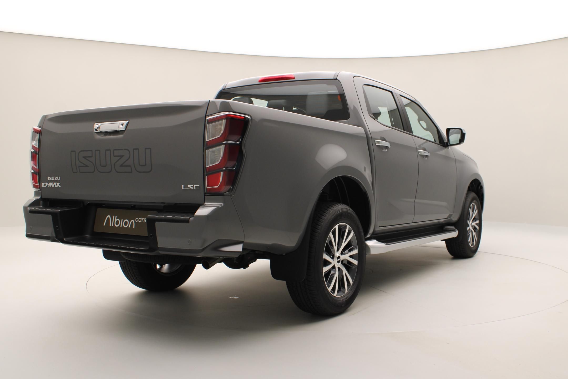 Isuzu D-Max, Double Cab 2,2 LS 4x4 AUT - fotka 5