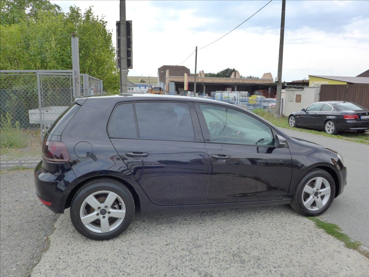 Volkswagen Golf, 1,4 i 16V  KLIMA - fotka 5