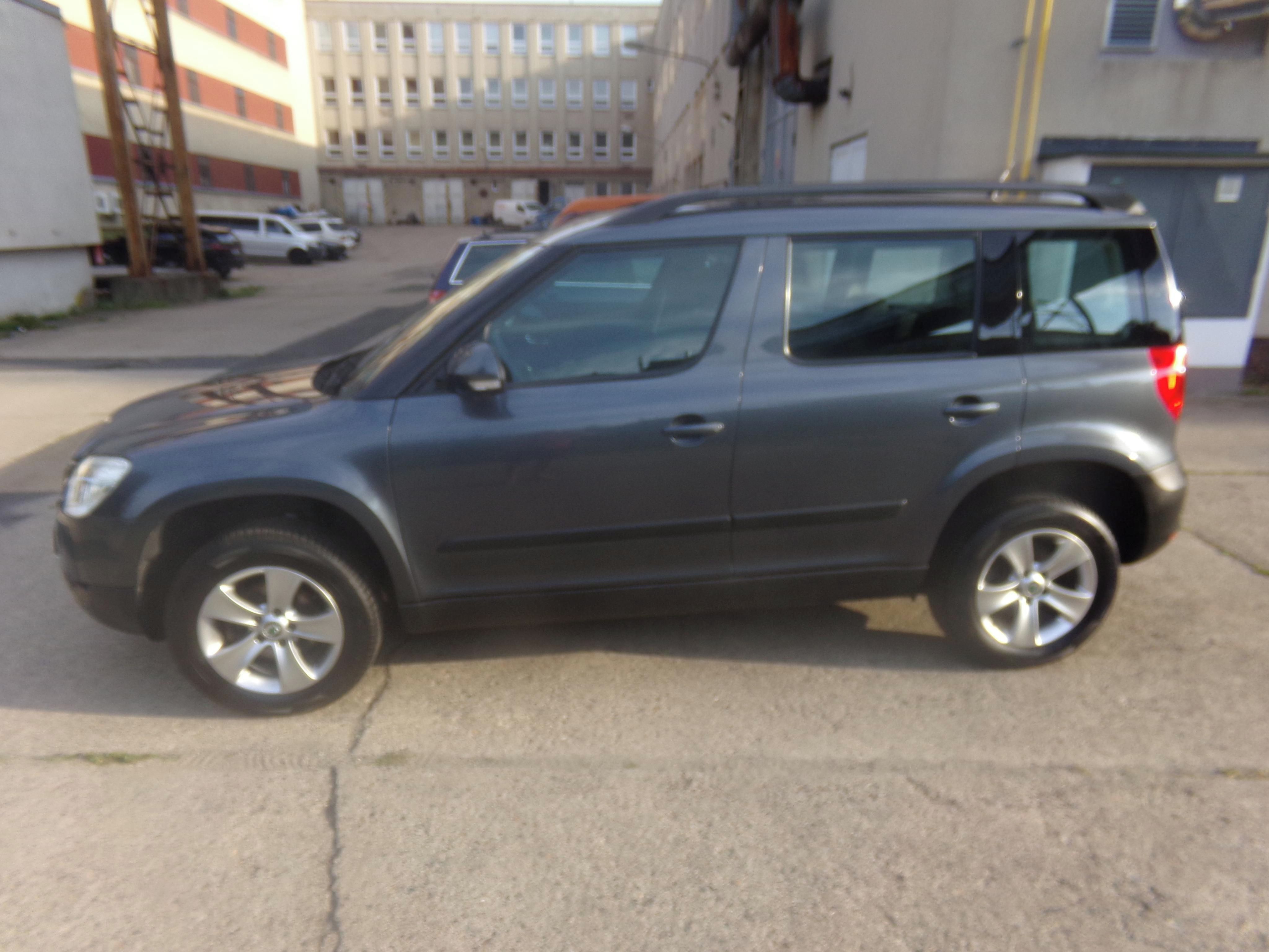 Škoda Yeti, 2.0TDI 4x4 AMBITION - fotka 2