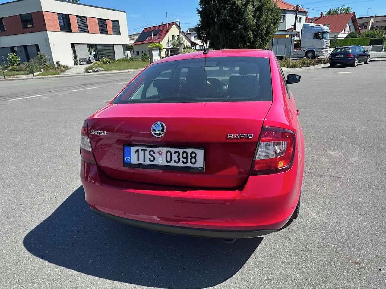 Škoda Rapid, 1.0 TSI - Servis jenom Škoda - fotka 4