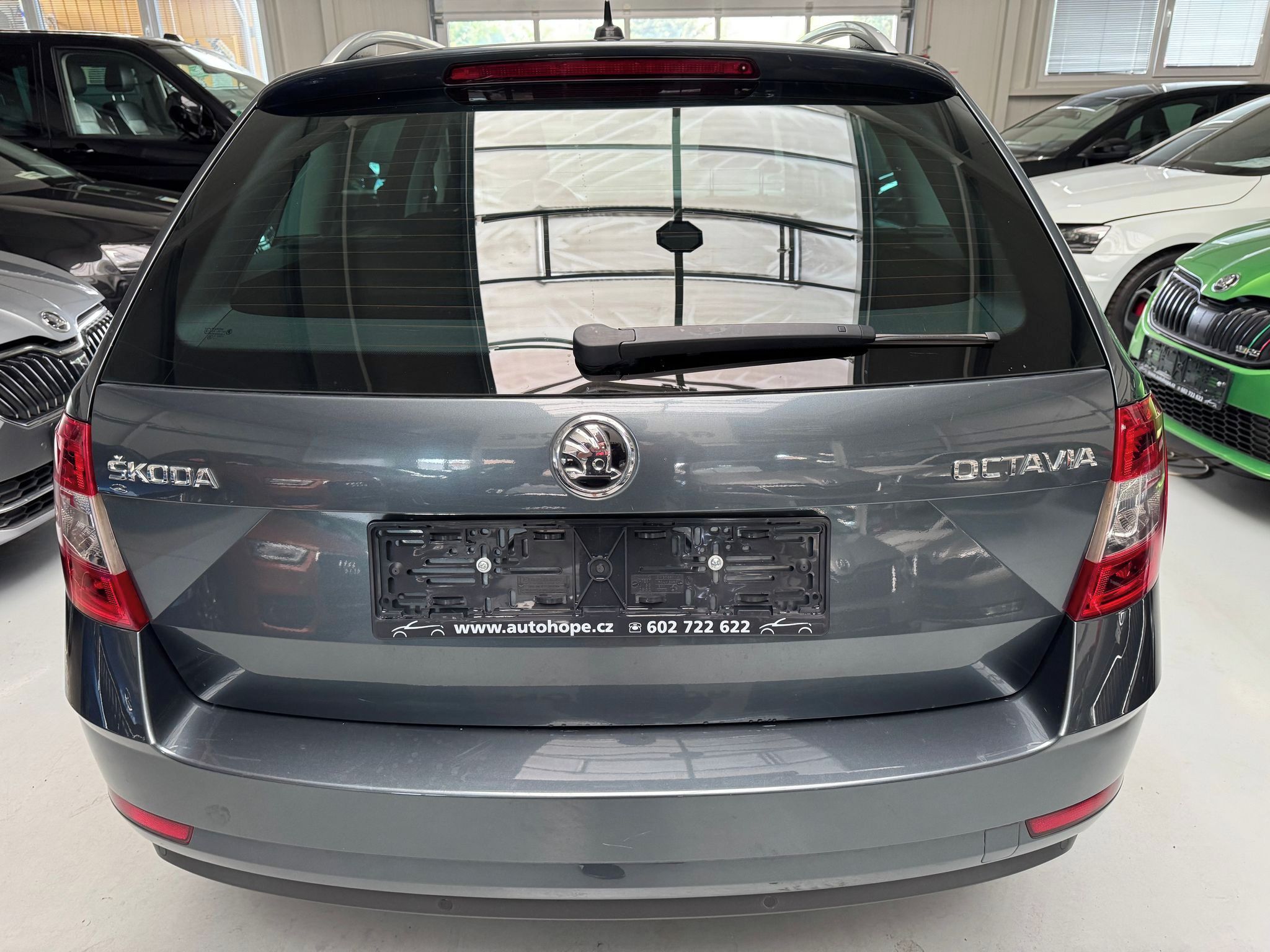 Škoda Octavia, combi 1,6TDi DSG Ambition - fotka 5