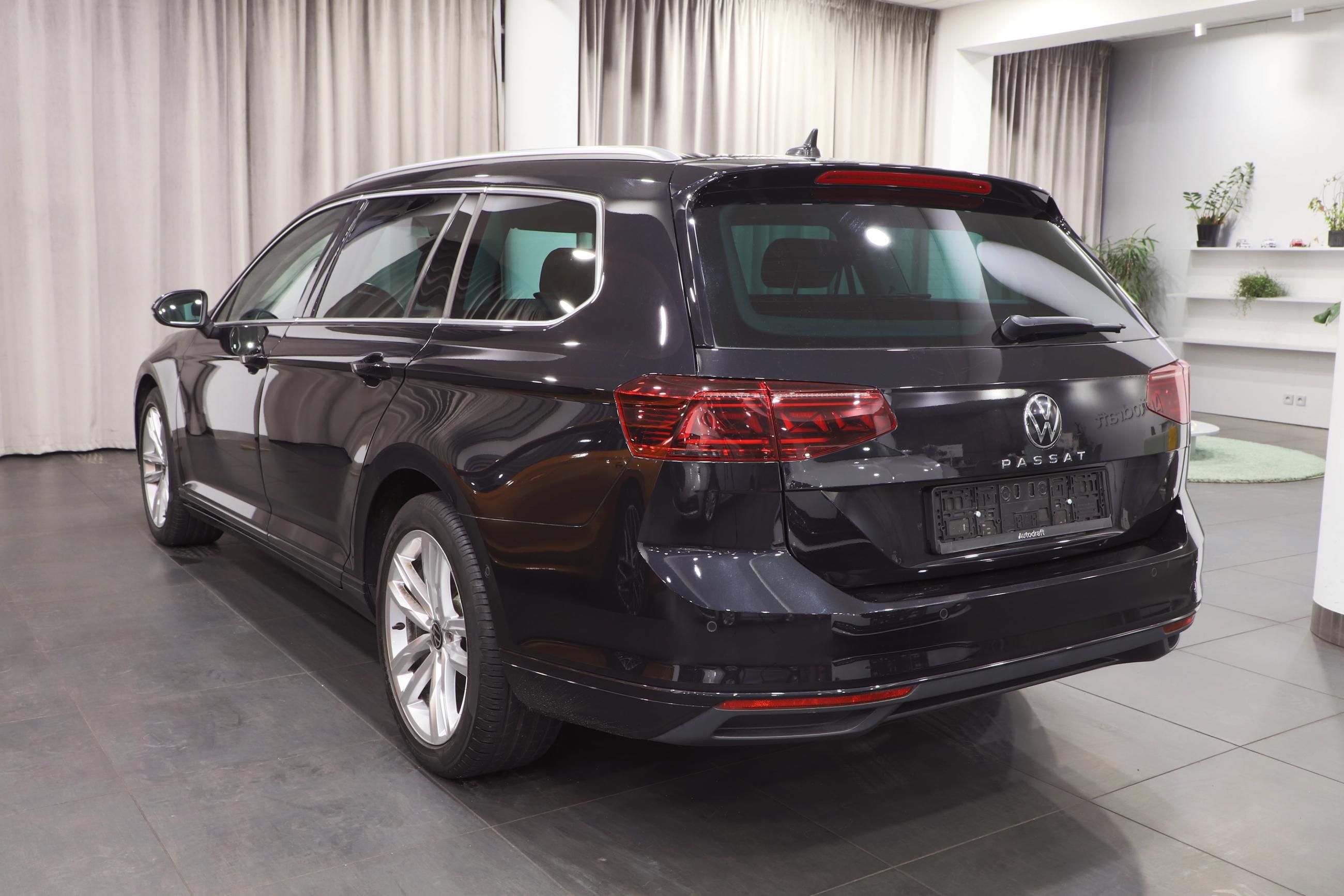Volkswagen Passat Variant, TDI 110 kW DSG / Tažné - fotka 4