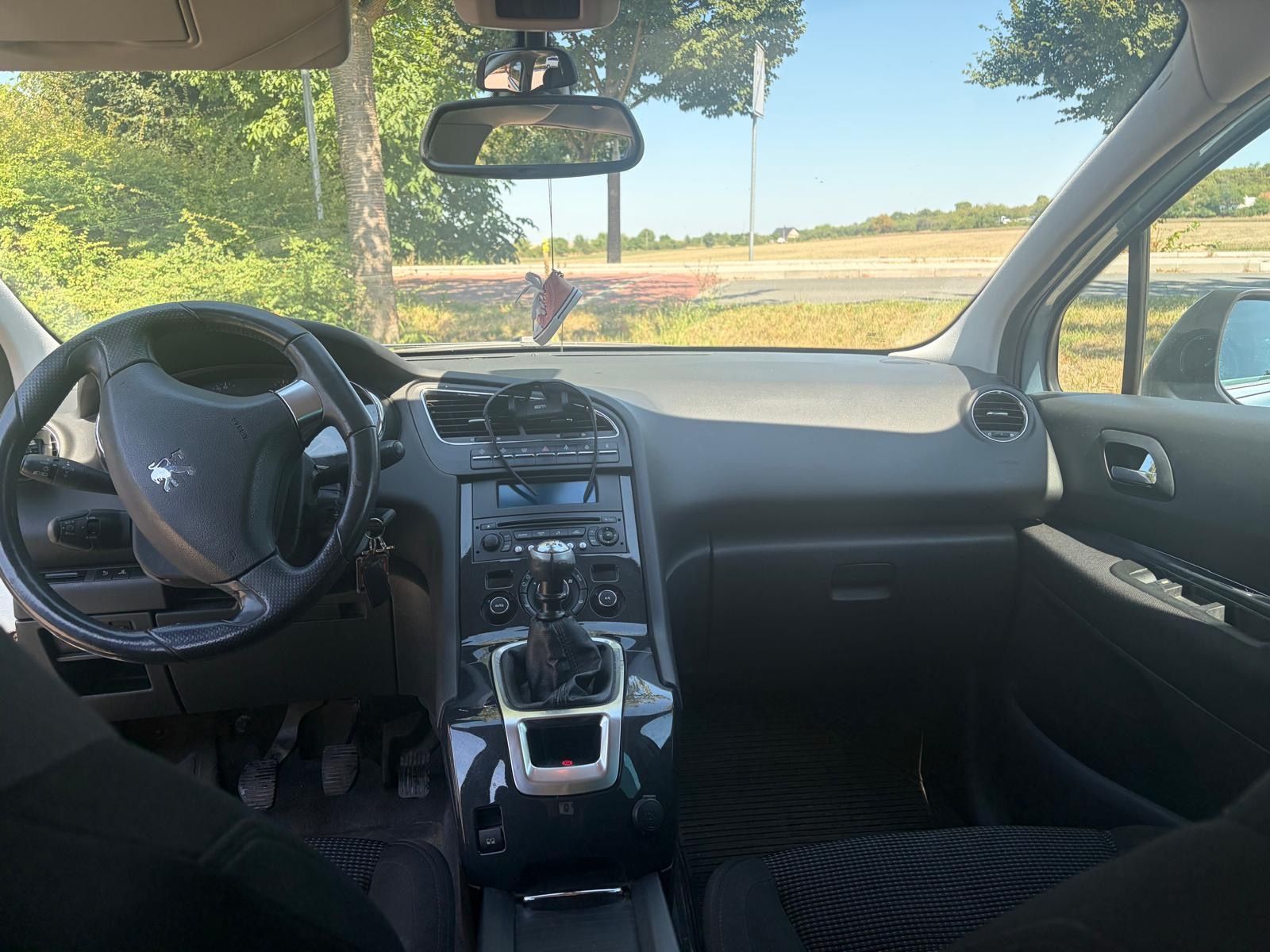 Peugeot 5008 - fotka 4
