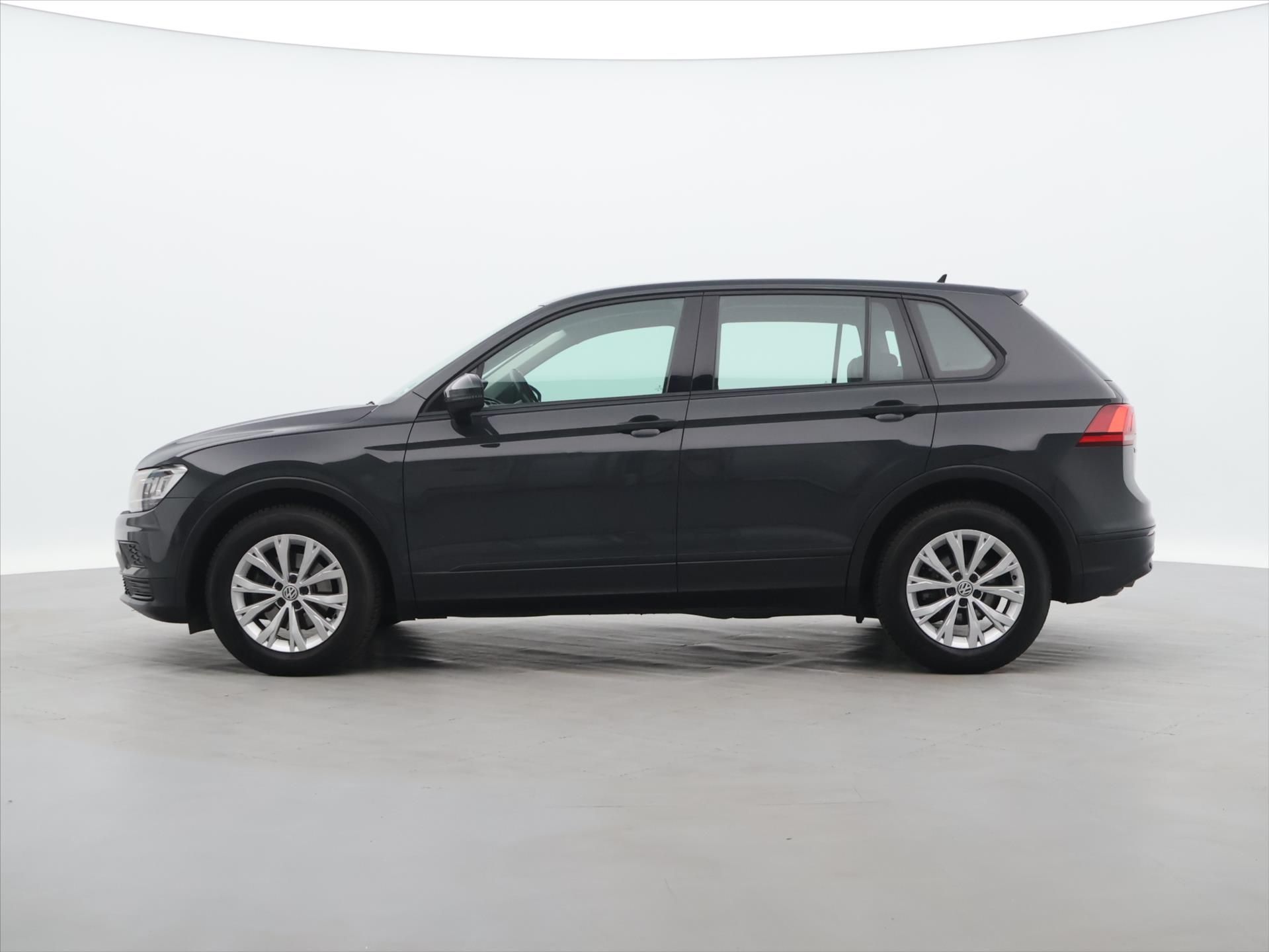 Volkswagen Tiguan, 1.4 TSI 110kW LED Navi 1.Maj. - fotka 4