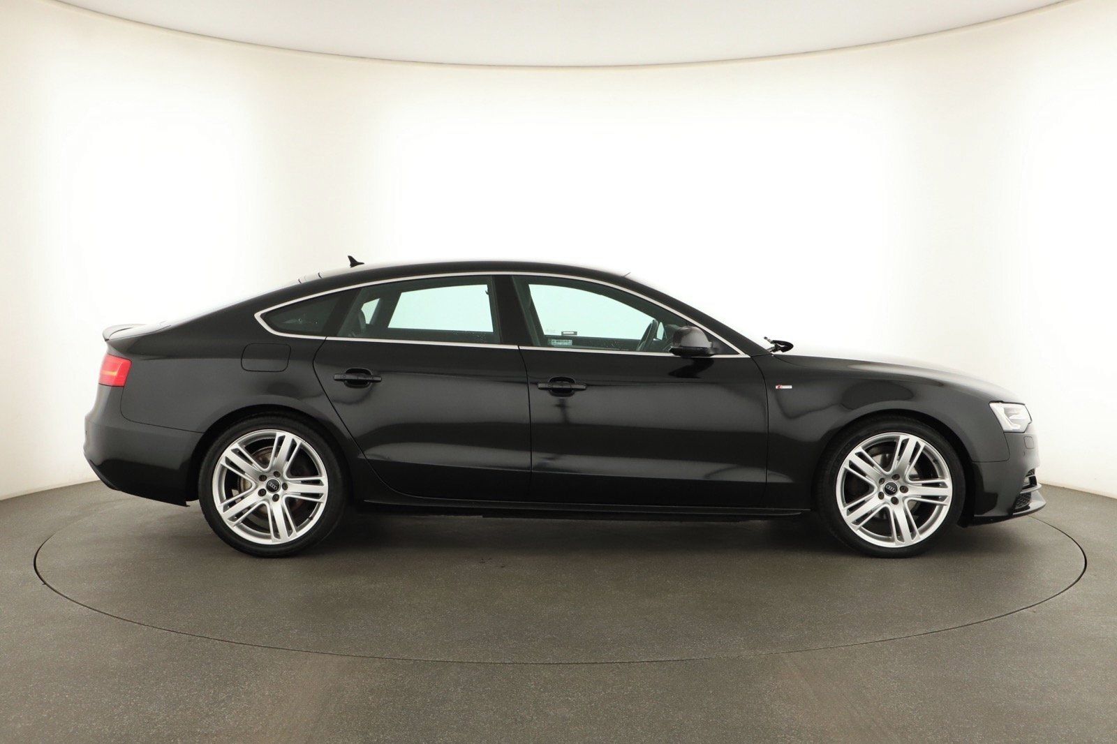 Audi A5, 2.0 TDI, S-Line, Kůže, Navi - fotka 6