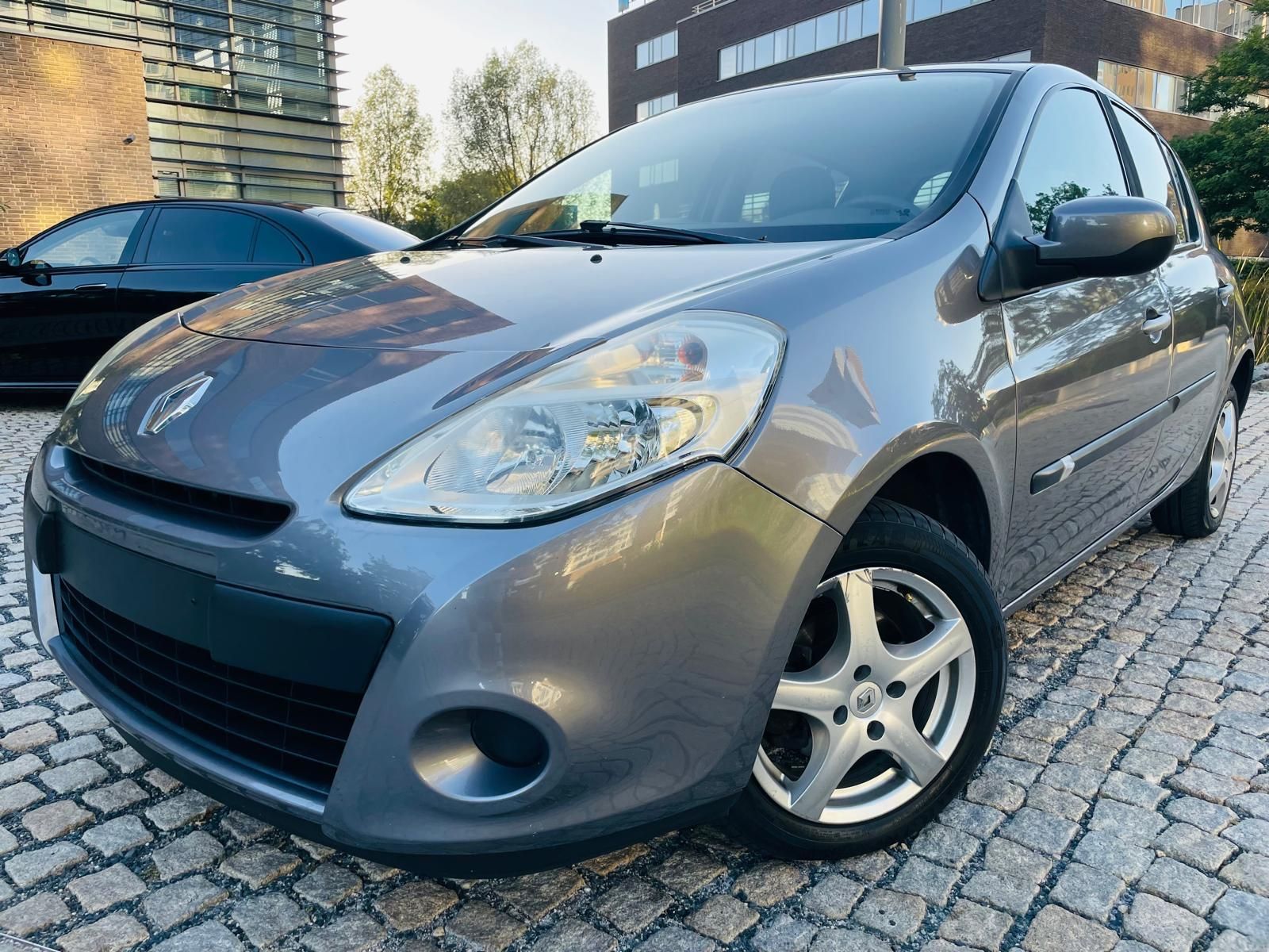 Renault Clio, 1.2i 55KW MANUÁL 1MAJITEL - fotka 2
