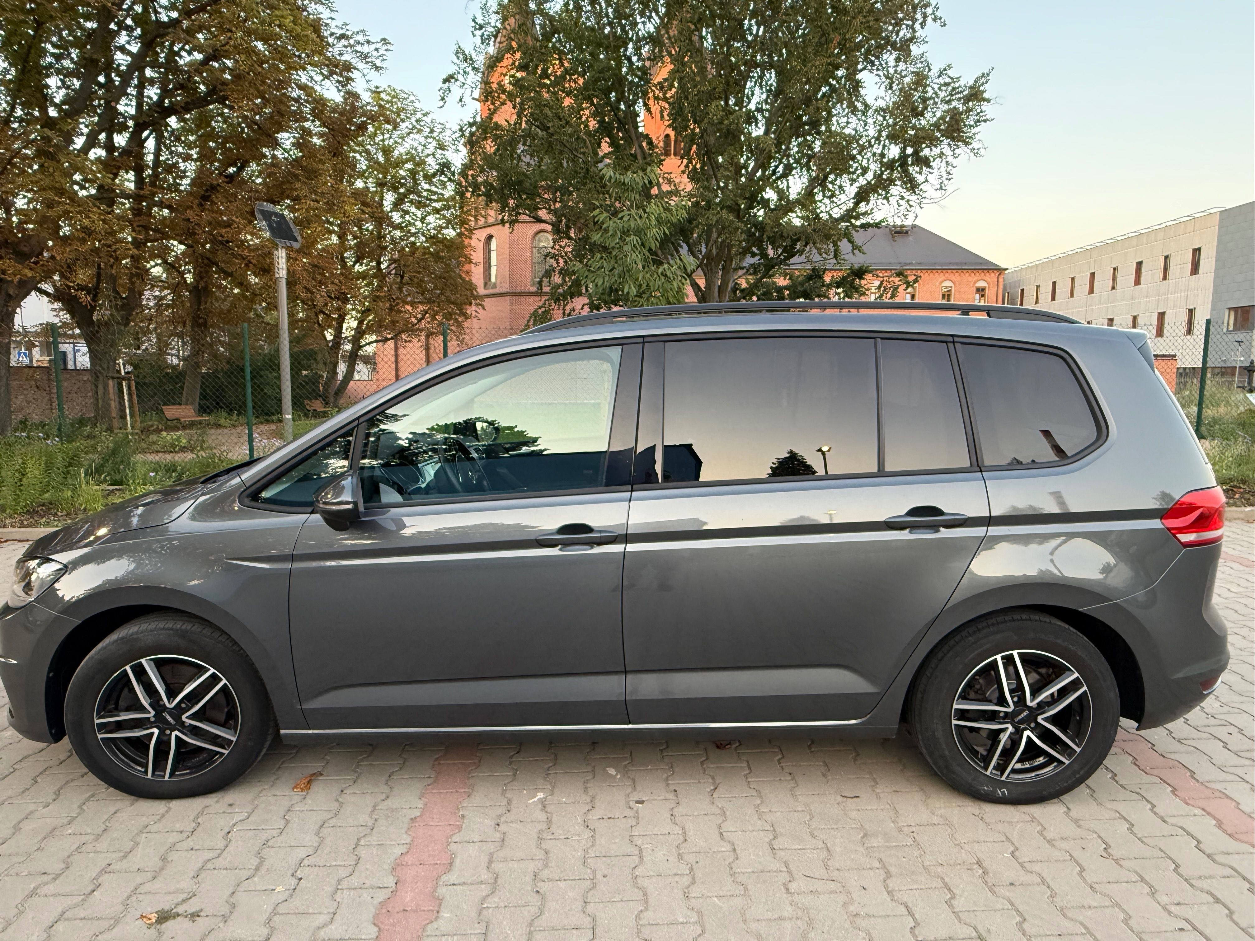 Volkswagen Touran, 1.5TSI 110kW| 1.maj.|VW servis - fotka 3