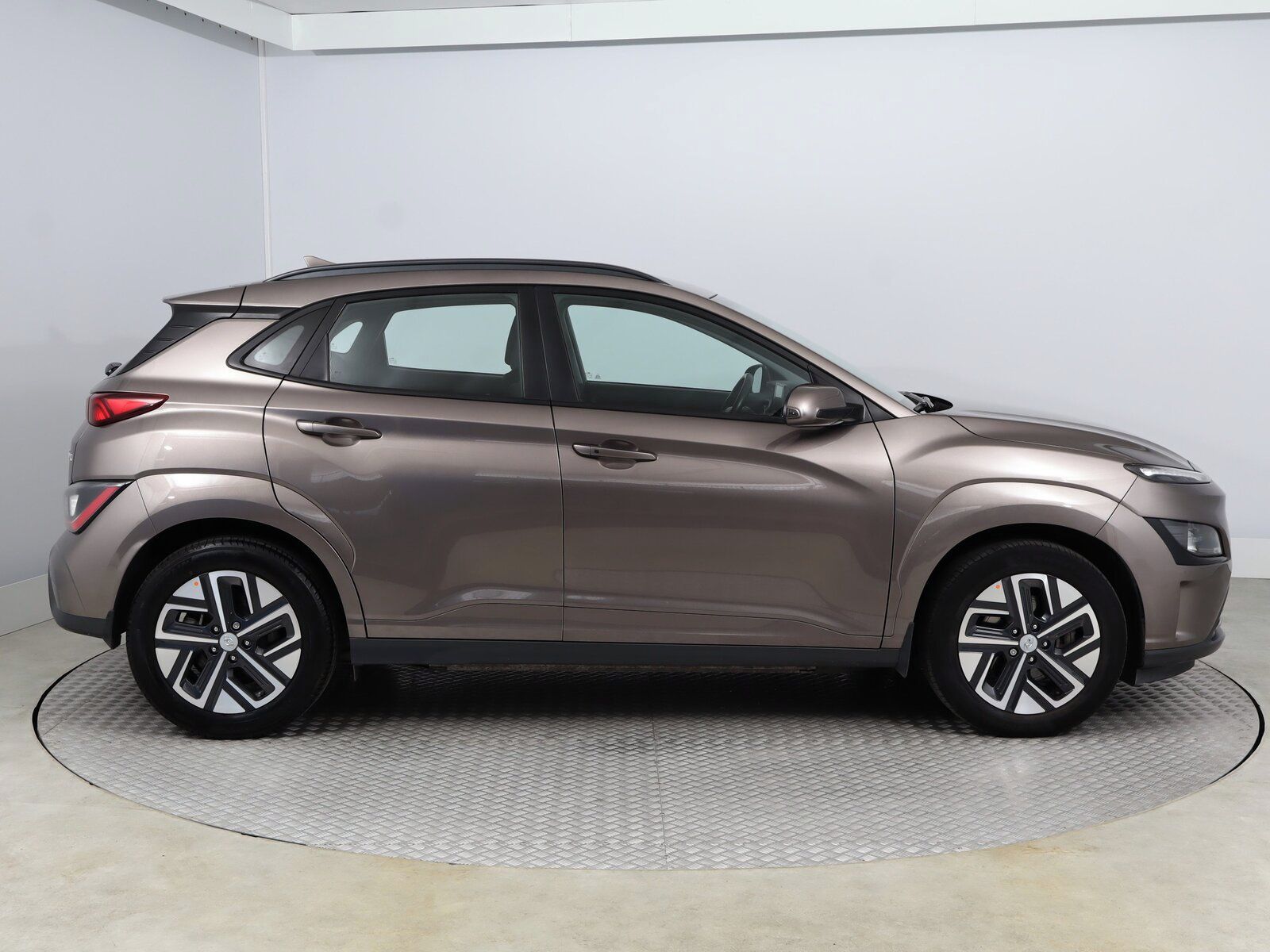 Hyundai Kona, Electric 39 kWh, SoH 92% - fotka 6