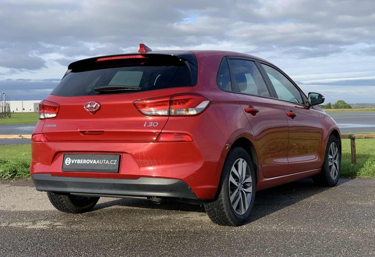 Hyundai i30, Hyundai i30 Premium 1.6 CRDi 8 - fotka 5
