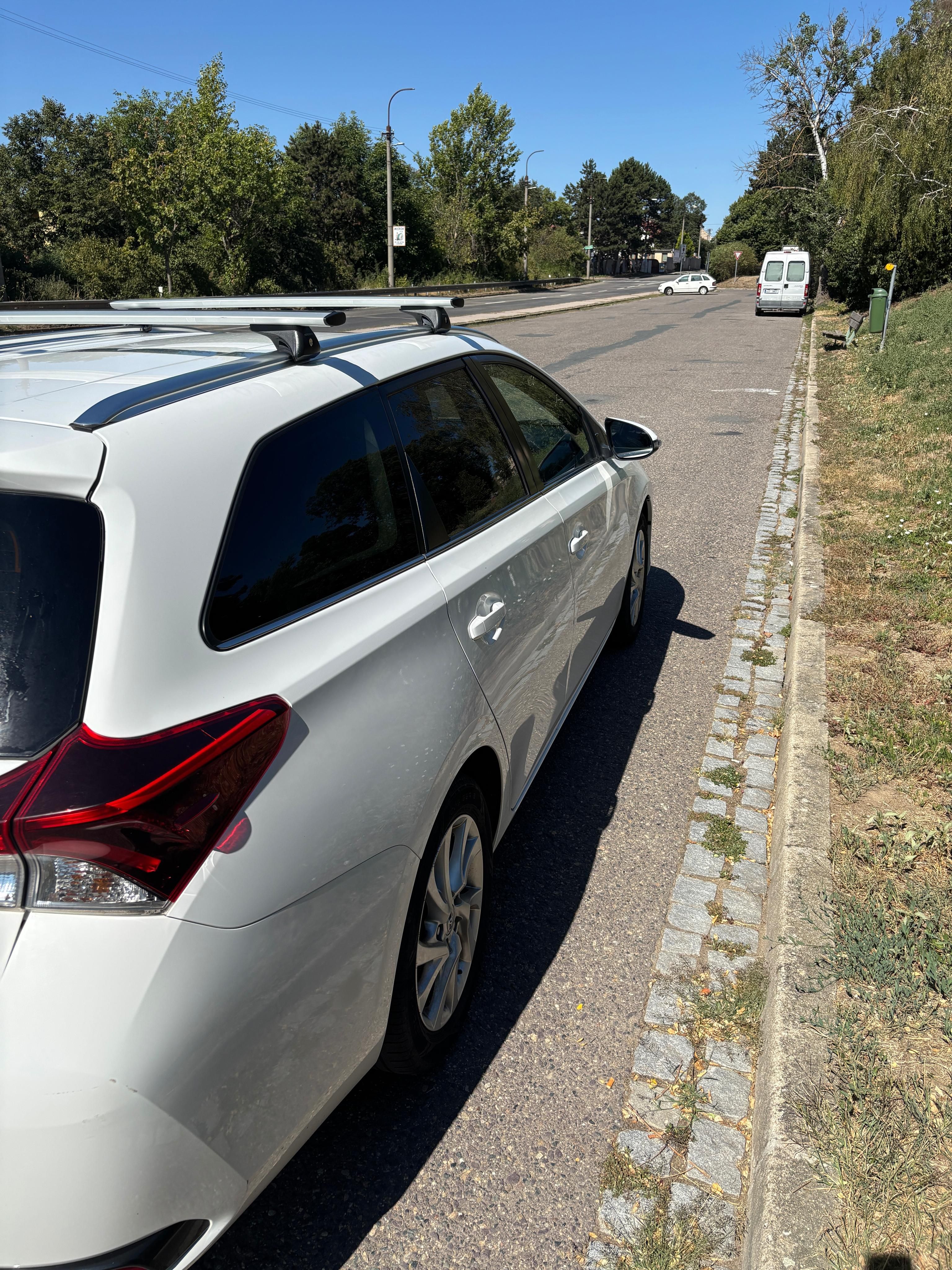 Toyota Auris, 1,6 benzin, - fotka 4