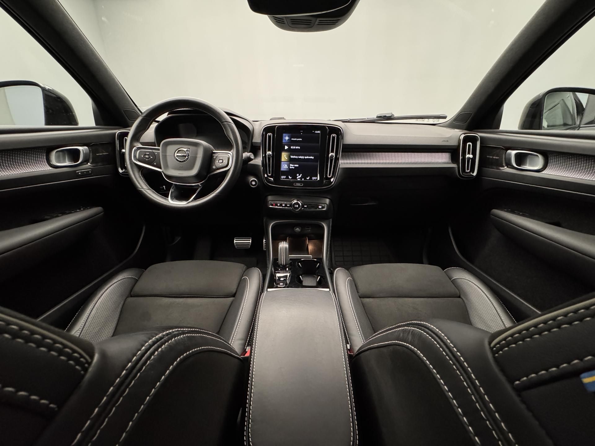 Volvo XC40, B4 AWD INSCRIPTION AUT - fotka 2
