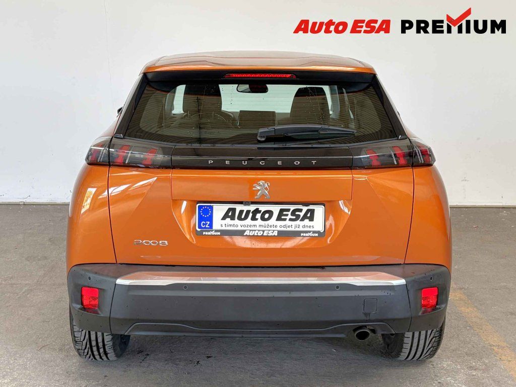 Peugeot 2008, 1.2 - fotka 5
