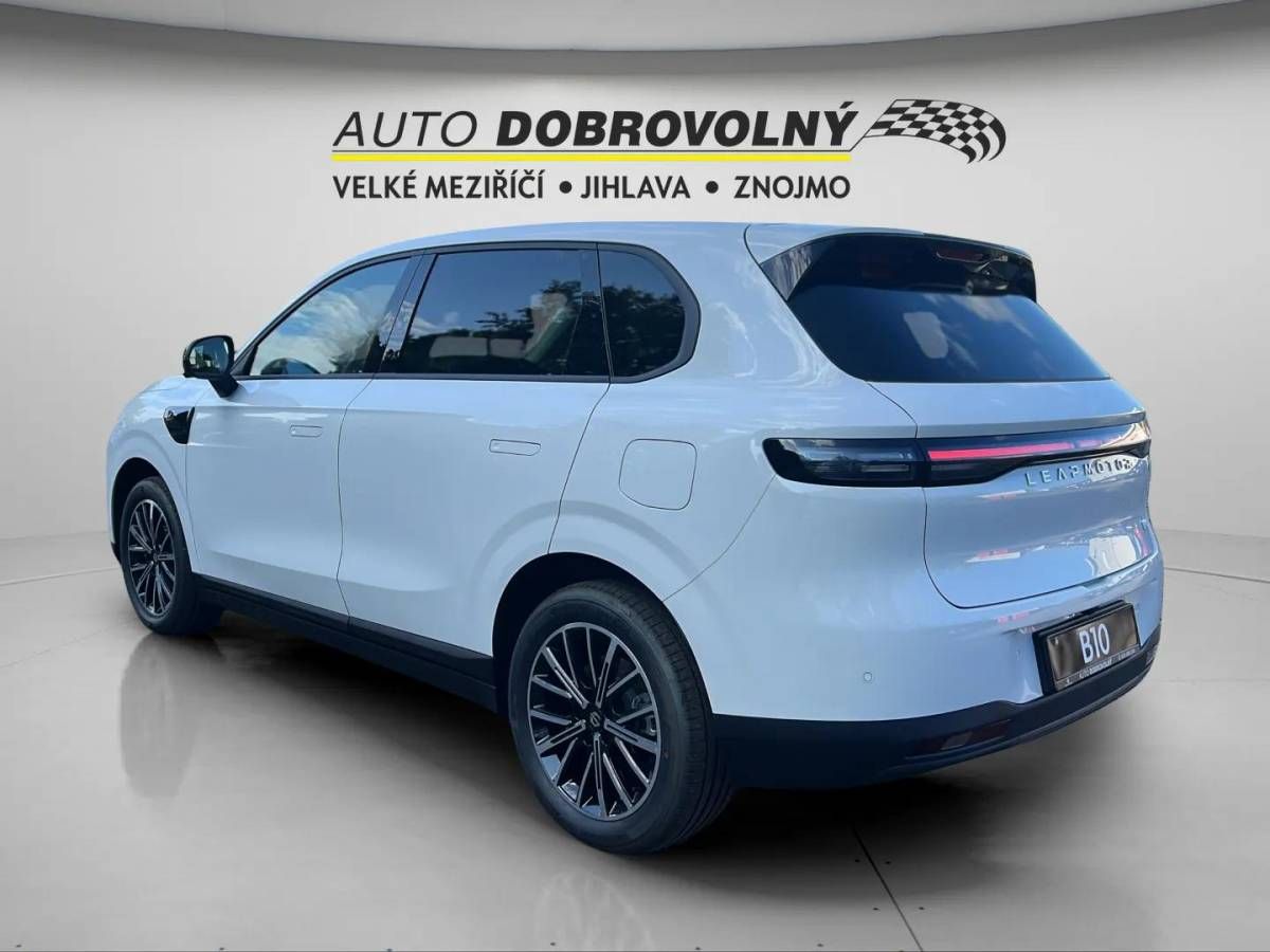 Leapmotor B10, Design hybrid EV baterie 18,8k - fotka 6