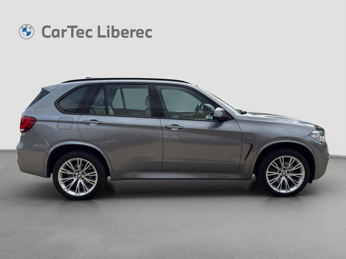 BMW X5, xDrive30d - fotka 6