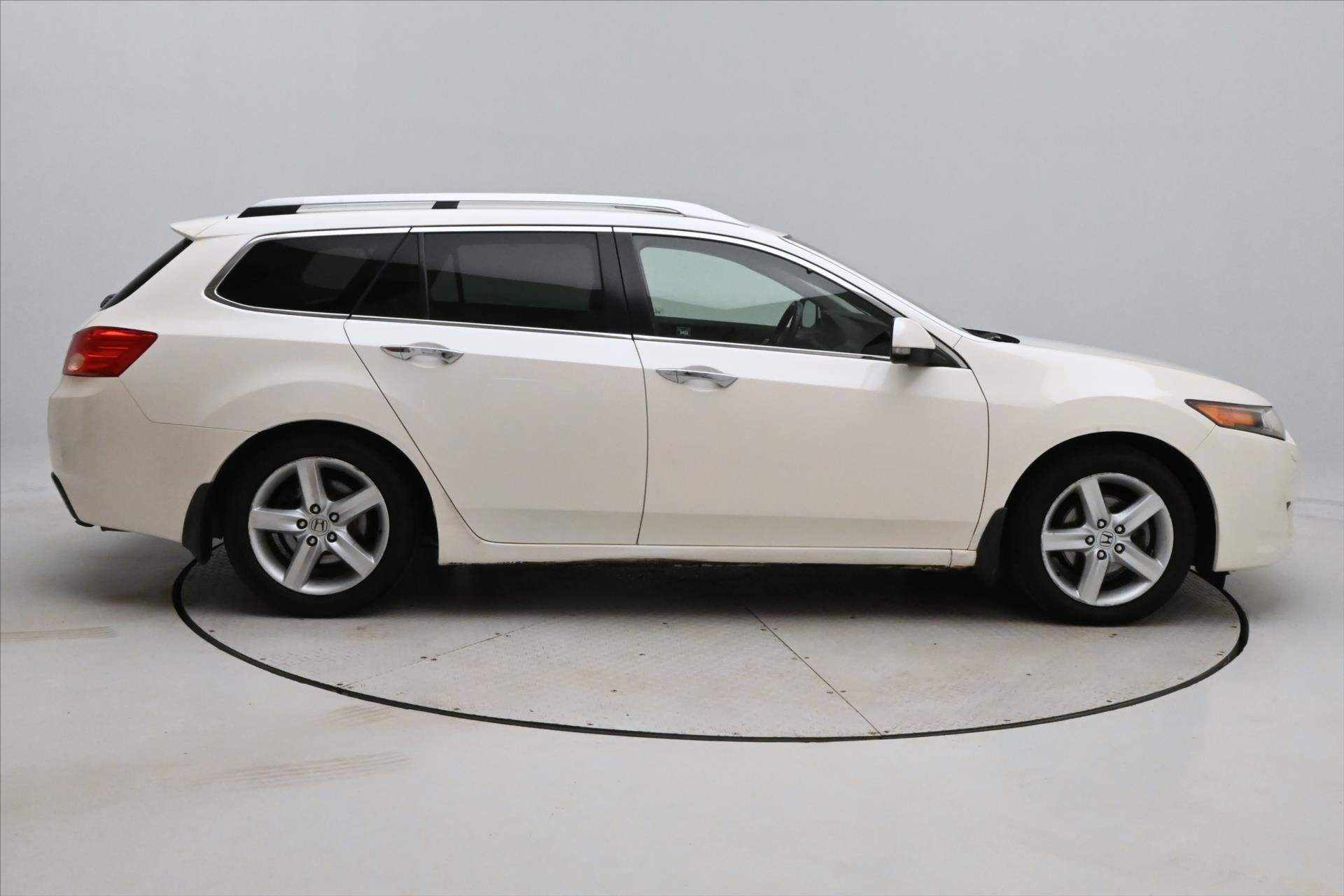 Honda Accord, 2,2 i-DTEC 110kW Manuál - fotka 4