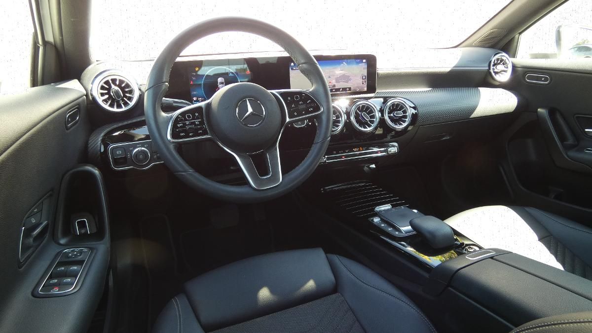 Mercedes-Benz Třídy A, 180d - fotka 5