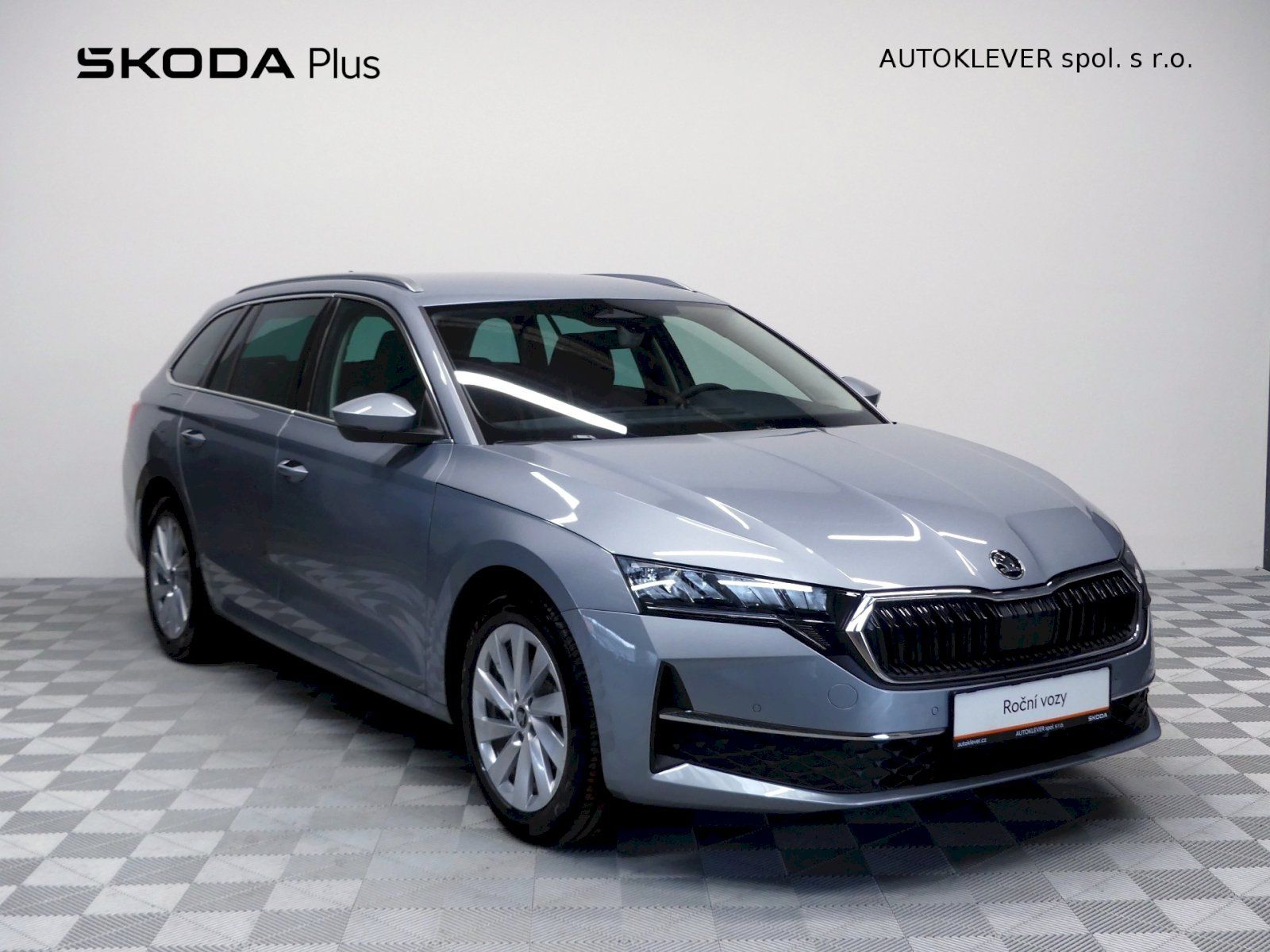 Škoda Octavia, Top Selection DSG 2.0TDI 110kW - fotka 6