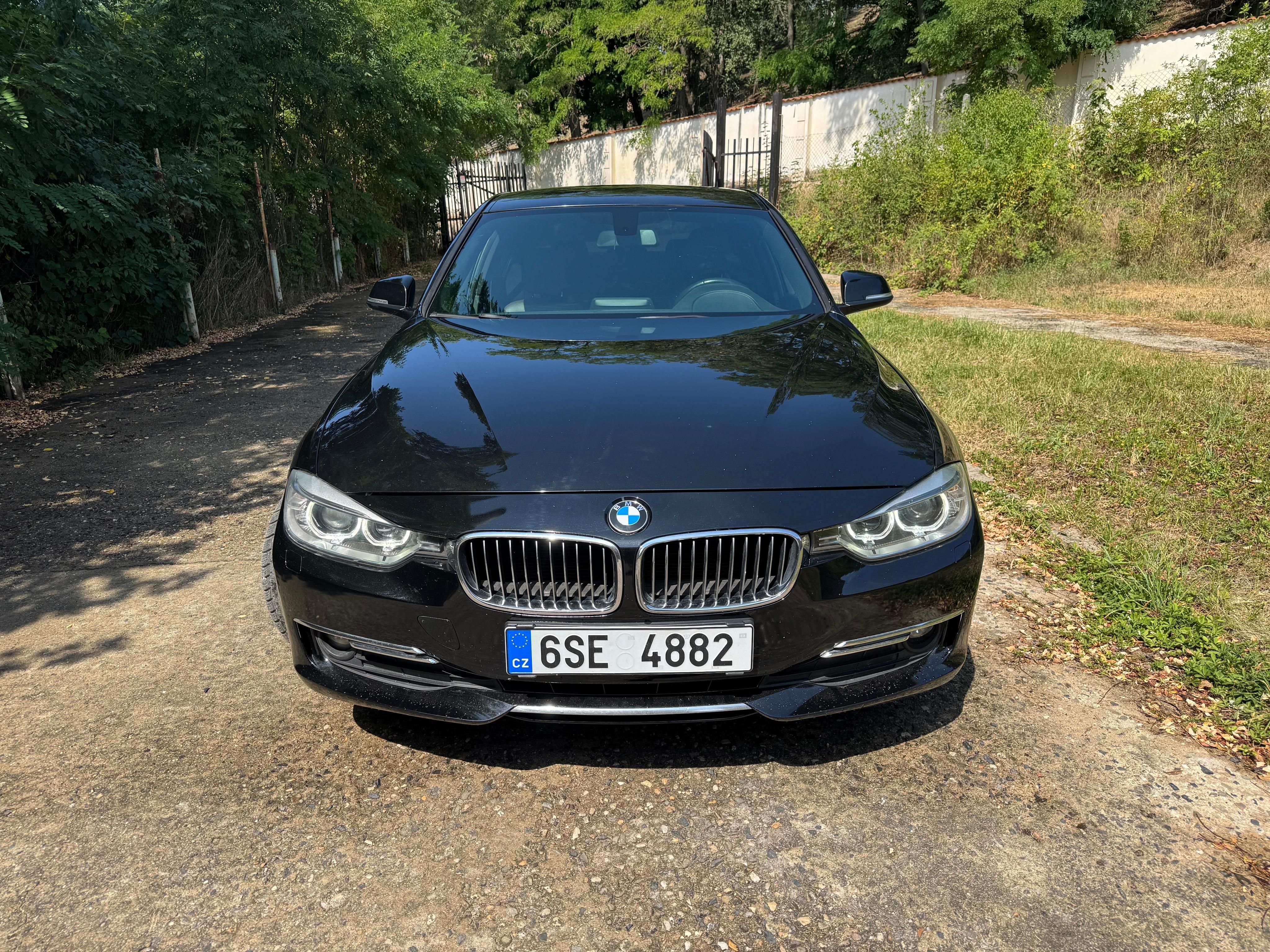 BMW Řada 3, 320i, pěkný stav - fotka 2
