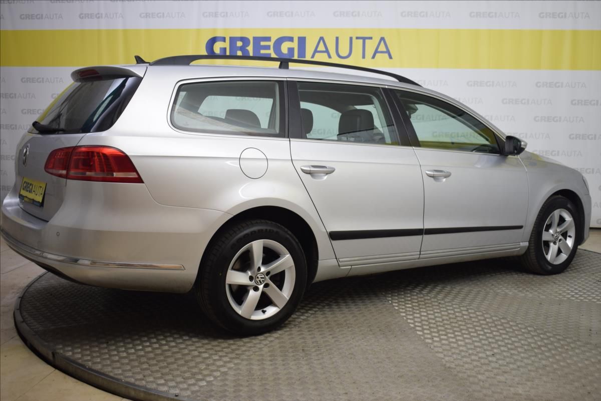 Volkswagen Passat, 2,0 TDi PR. SERVIS,PO TK - fotka 5