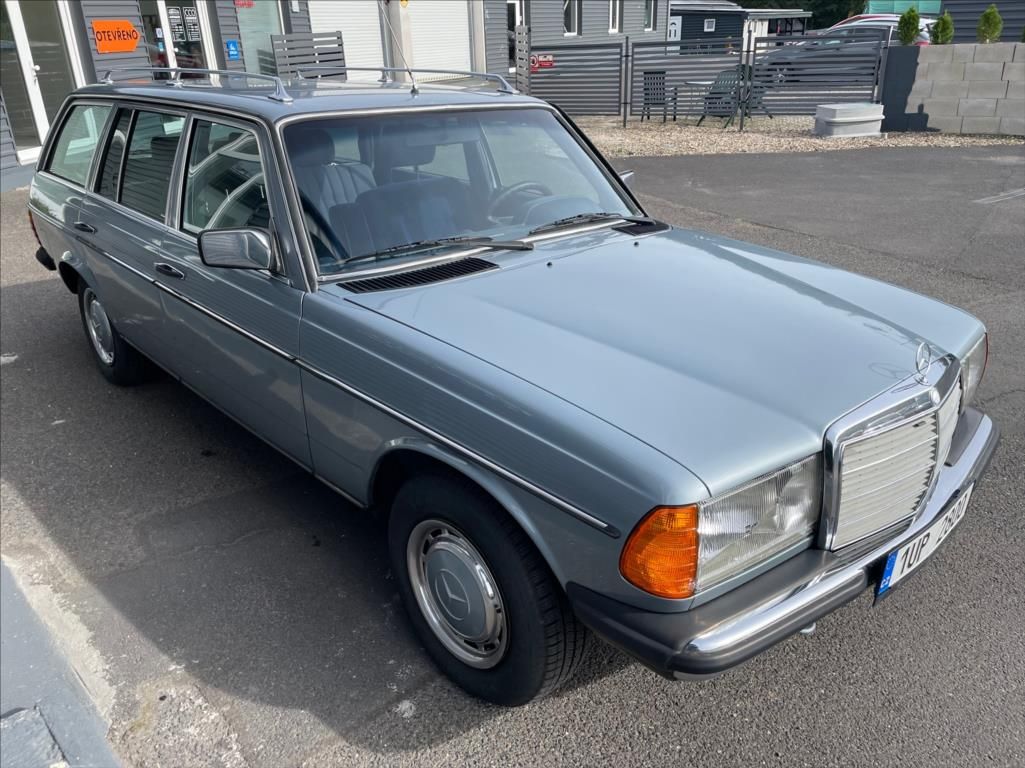Mercedes-Benz 123, 2,9 - fotka 4
