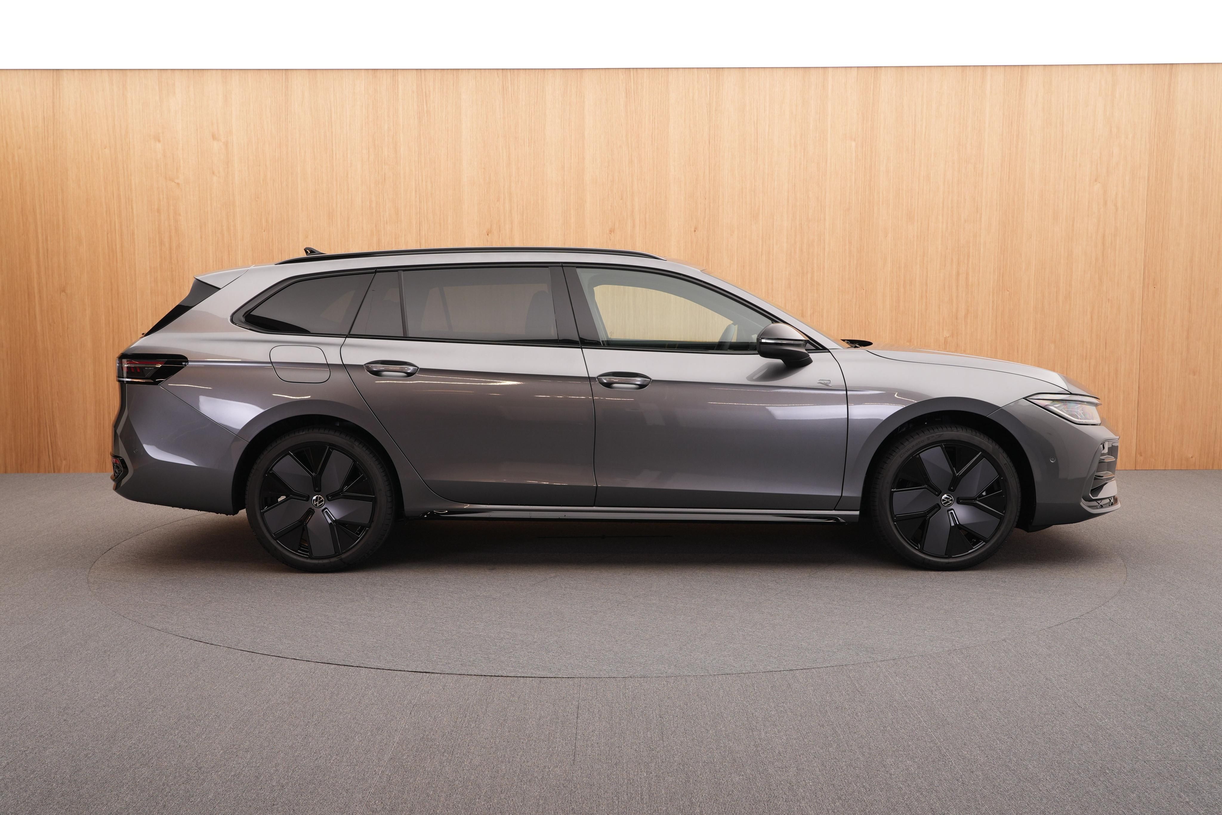 Volkswagen Passat, R-Line People 2.0 TSI 4x4 DSG - fotka 5