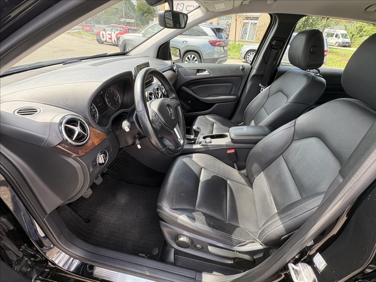 Mercedes-Benz Třídy B, 1,6 200i 115kW,Bi-Xen,Kůže,Nav - fotka 3