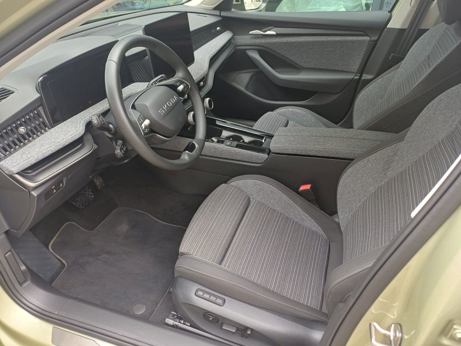 Škoda Superb, Selection DSG TSI 1.5 / 110 kW - fotka 6