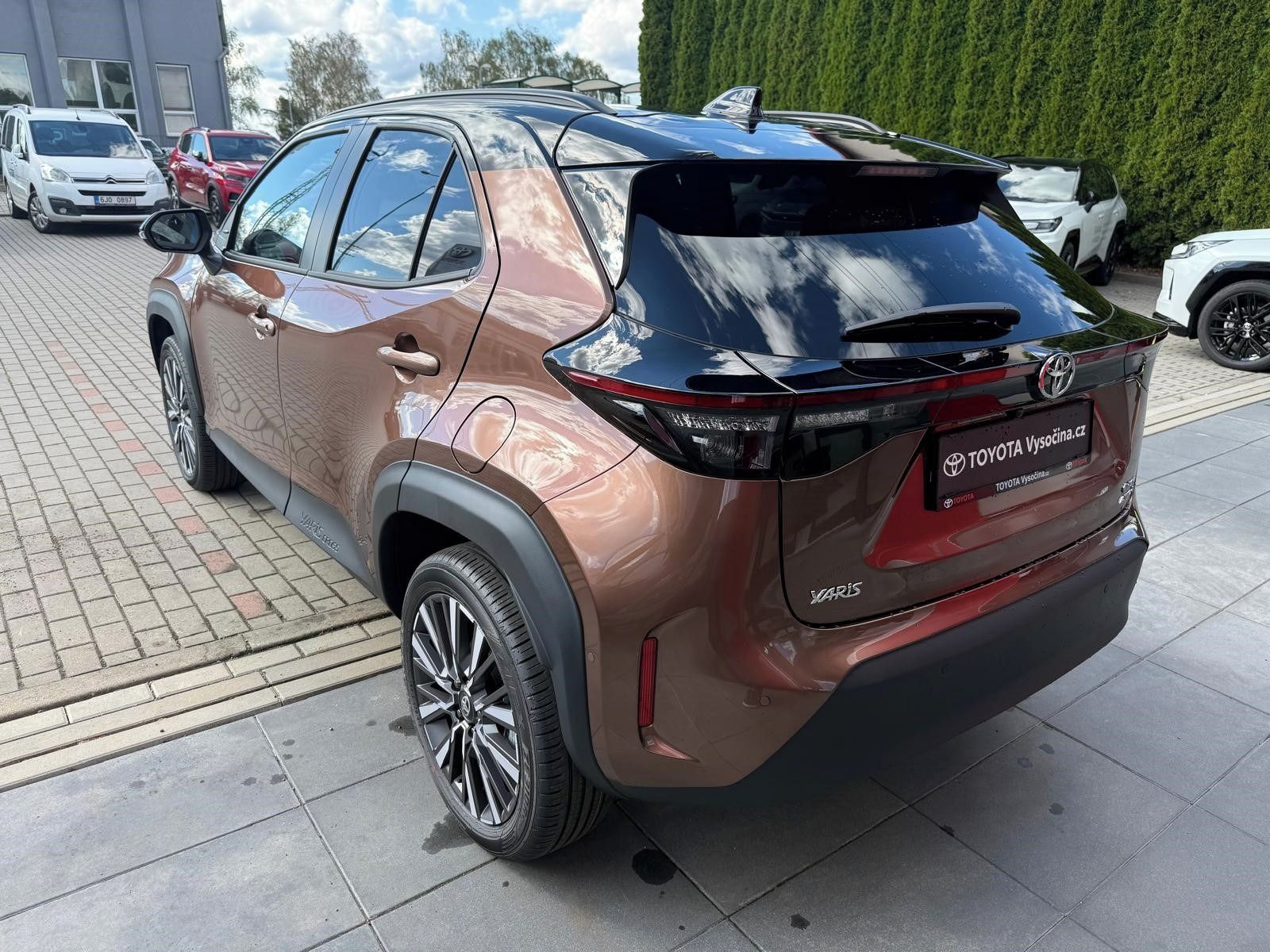 Toyota Yaris Cross, 1.5HEV 130PS 4x4 Exe. Tech VIP - fotka 3