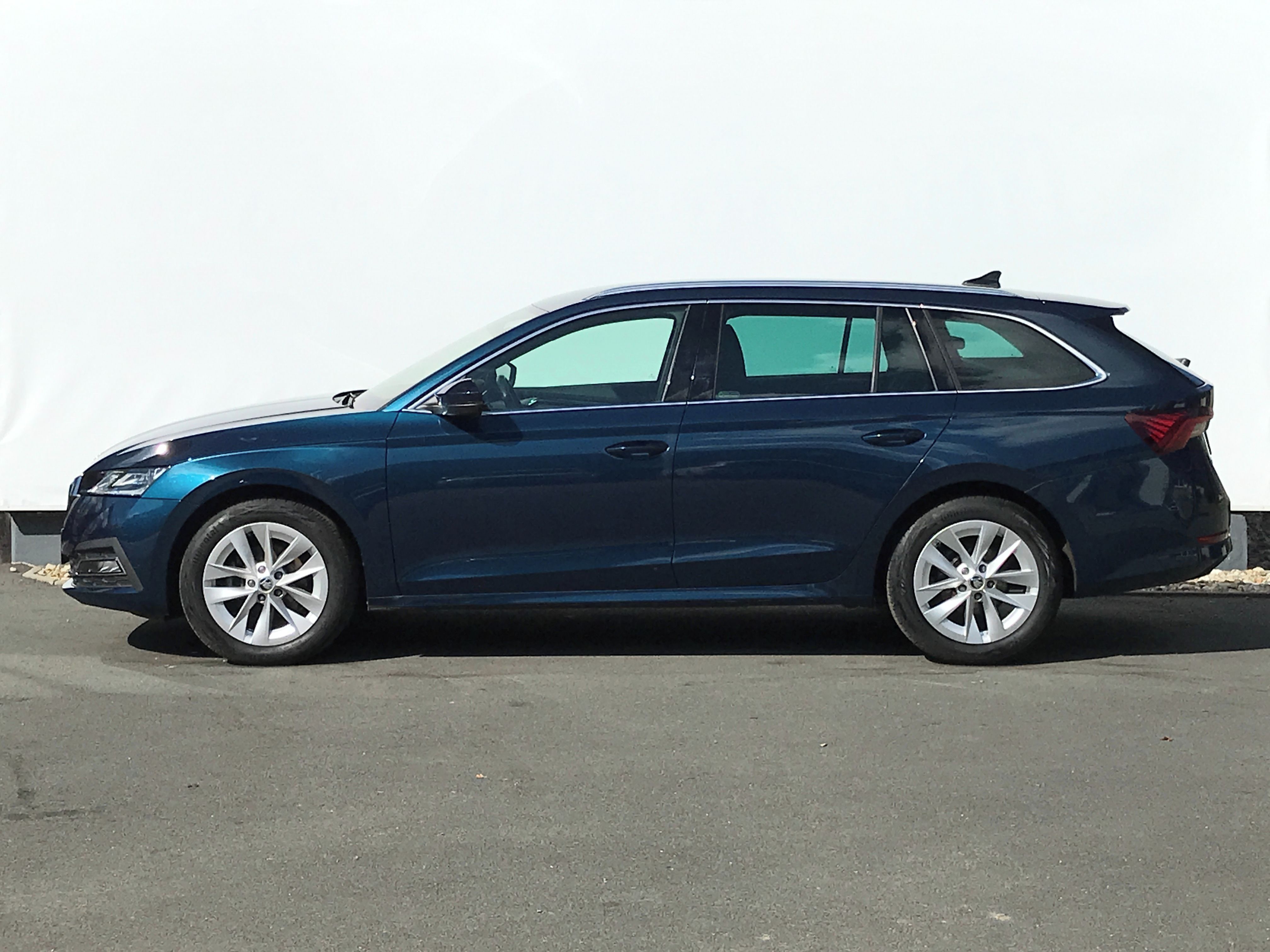 Škoda Octavia, 1.5TSi 110kW NAV+MATRIX+TAŽNÉ - fotka 3