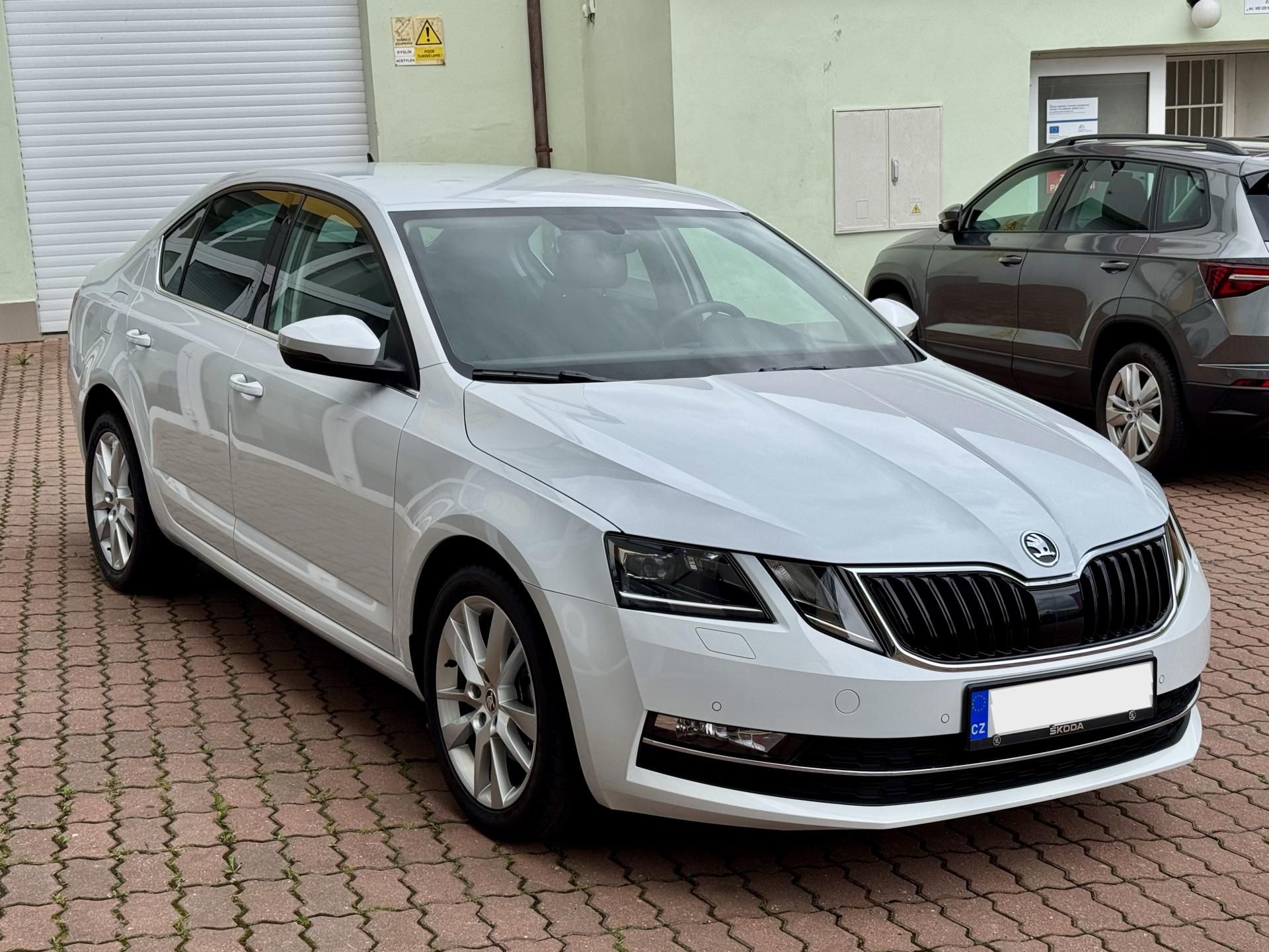 Škoda Octavia, 1.4Si 110kW DSG Style - fotka 4
