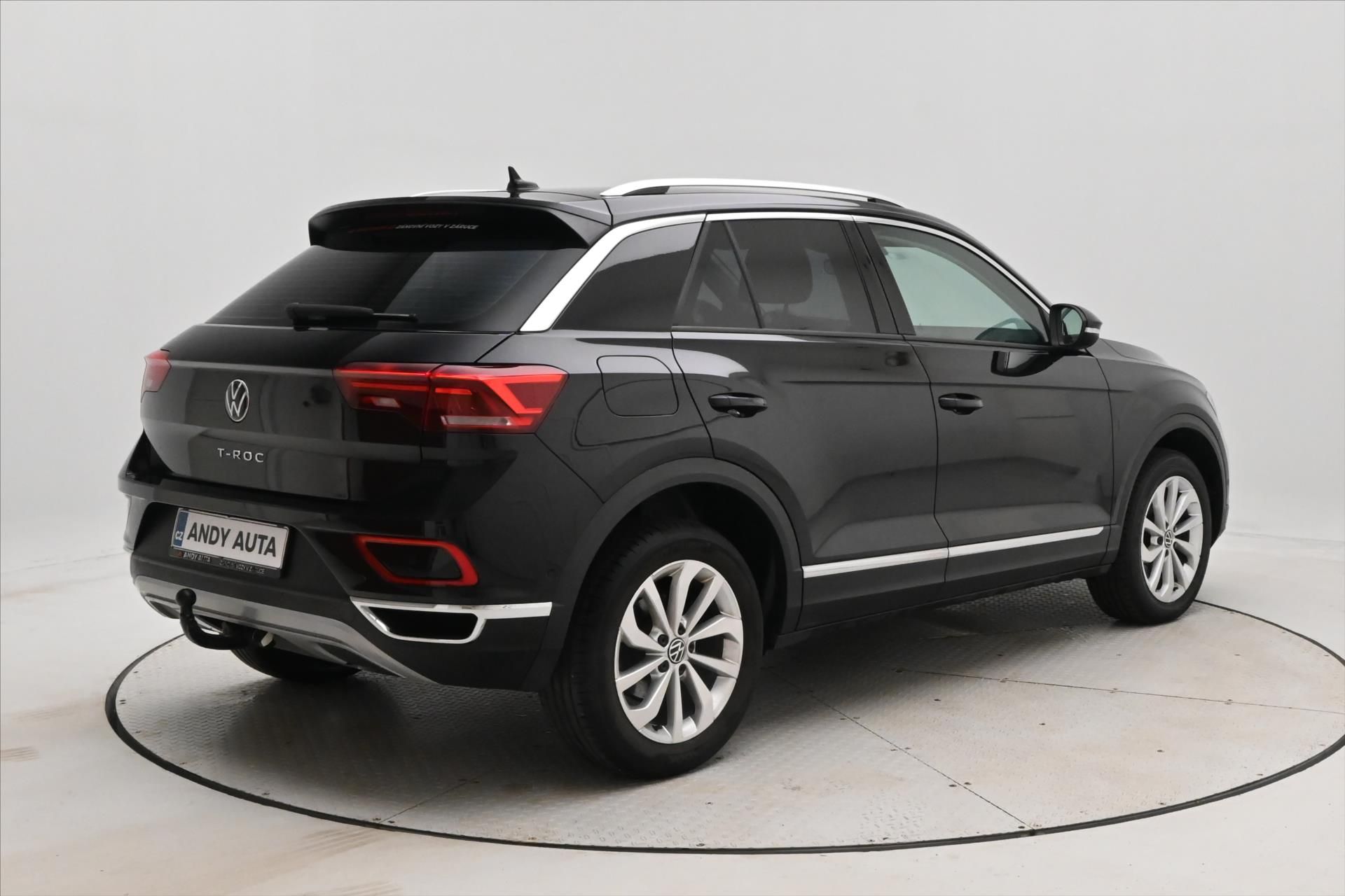 Volkswagen T-Roc, 2,0 TDI 110kW DSG Style Plus Z - fotka 5