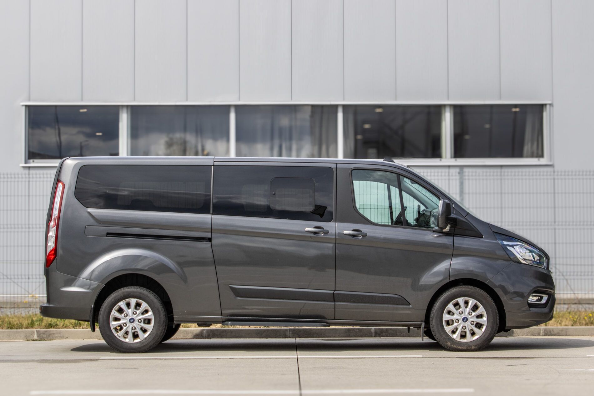 Ford Tourneo Custom - fotka 4