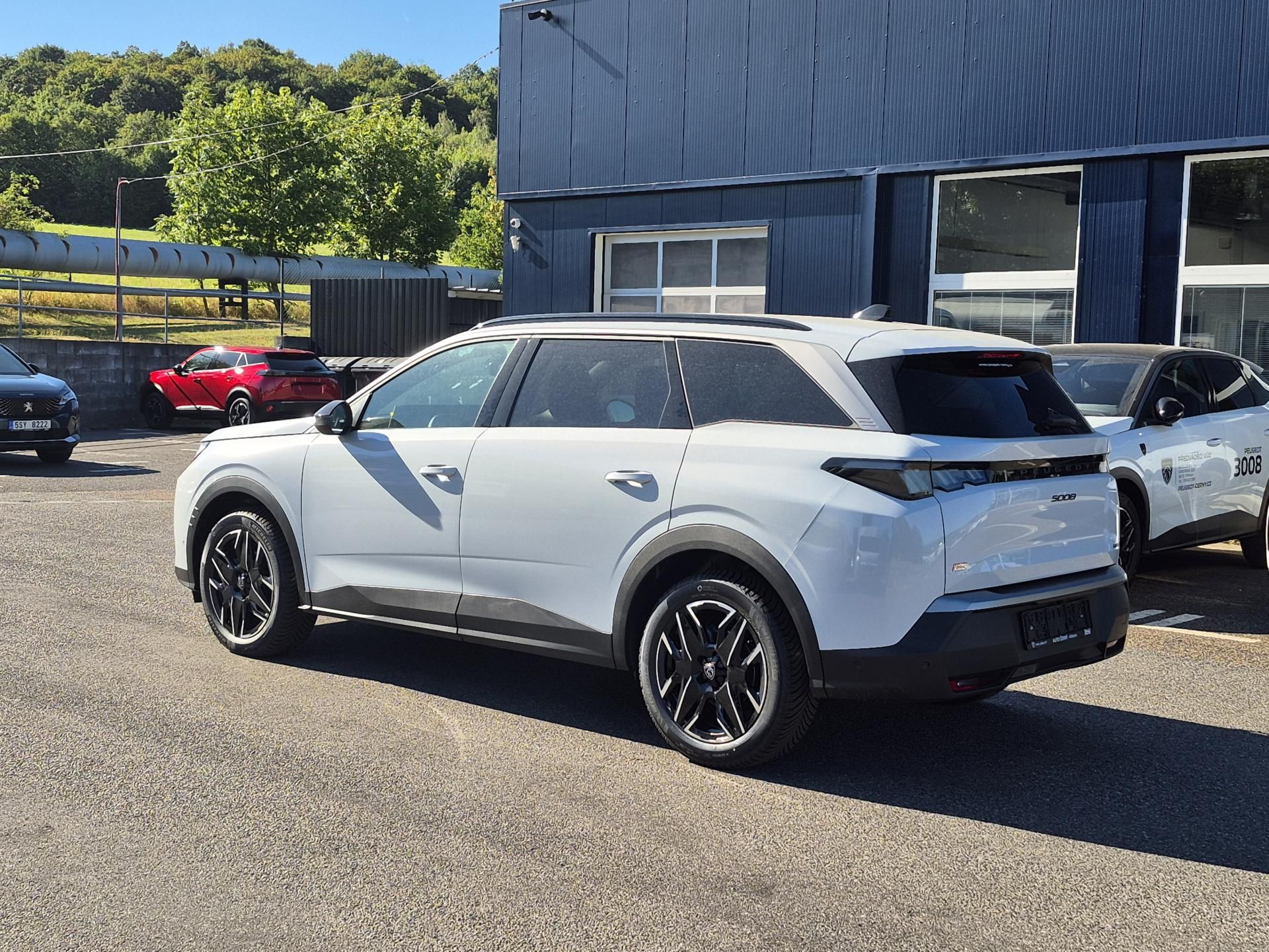 Peugeot 5008, BUSINESS Hybrid 145 e-DCS6 - fotka 4