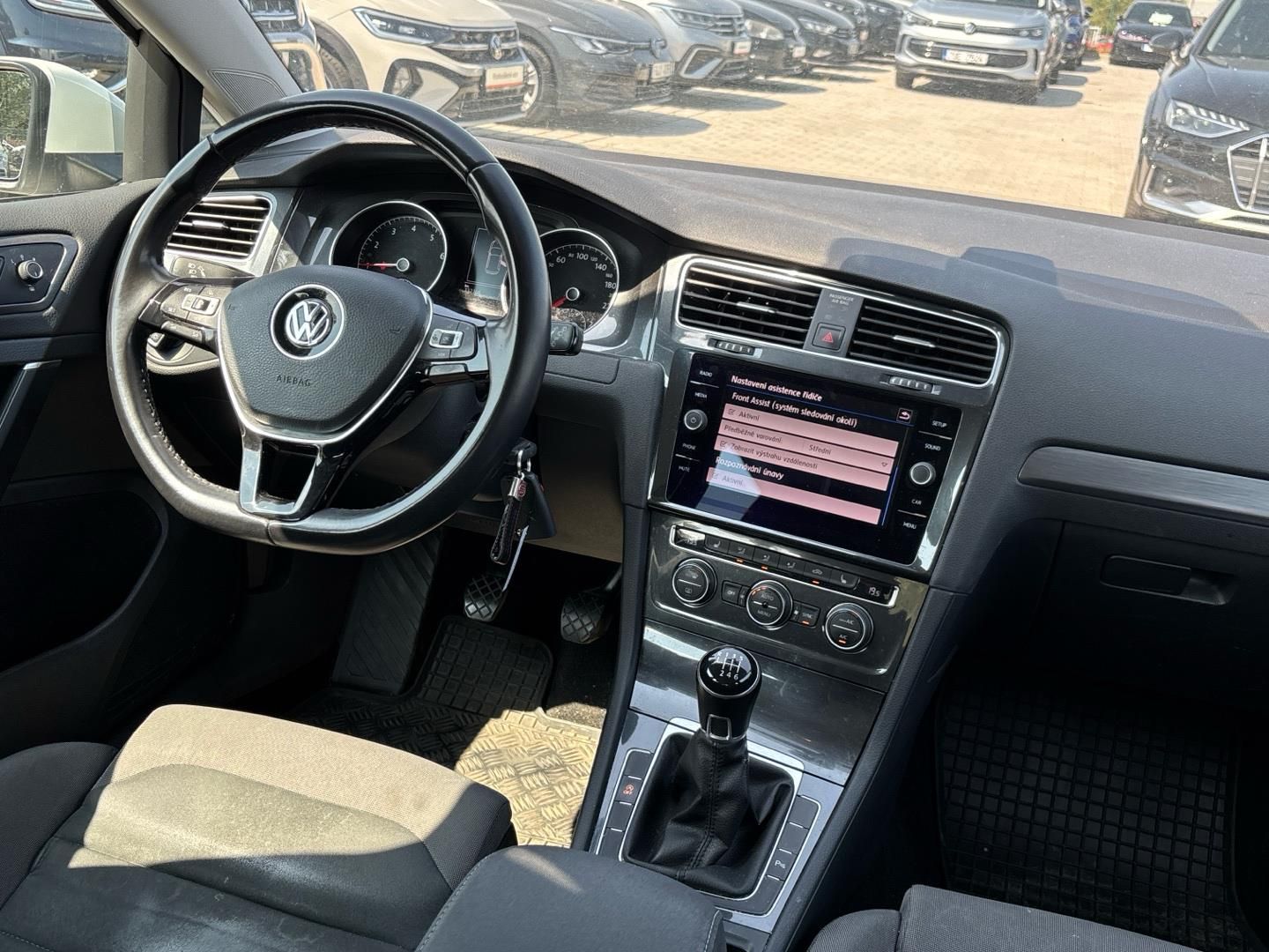 Volkswagen Golf, 1.0 TSI / 85 kW - fotka 5