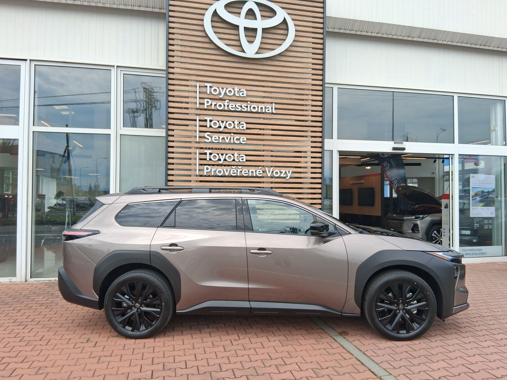 Toyota bZ4X, bZ4X Touring 4x4 - fotka 4