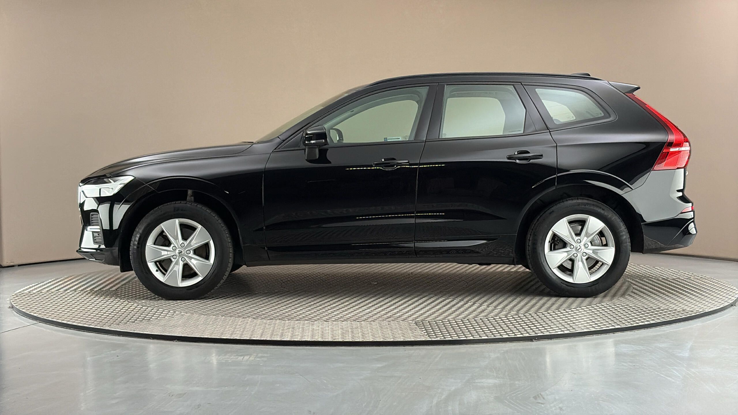 Volvo XC60, 2.0 B4 AUT AWD Essential - fotka 4