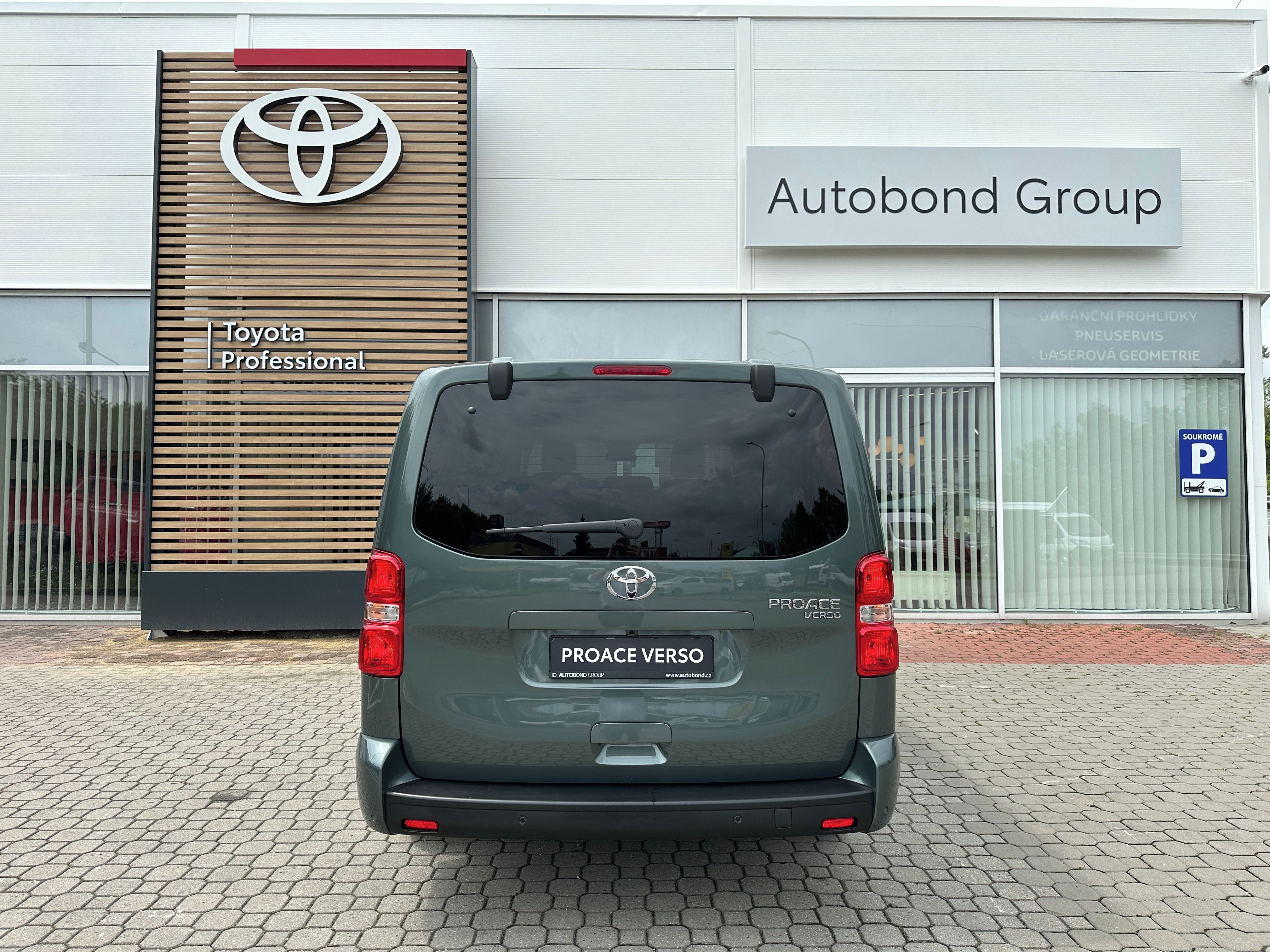 Toyota Proace Verso, 2,2D 8AT 180HP FAMILY 8 LONG - fotka 5