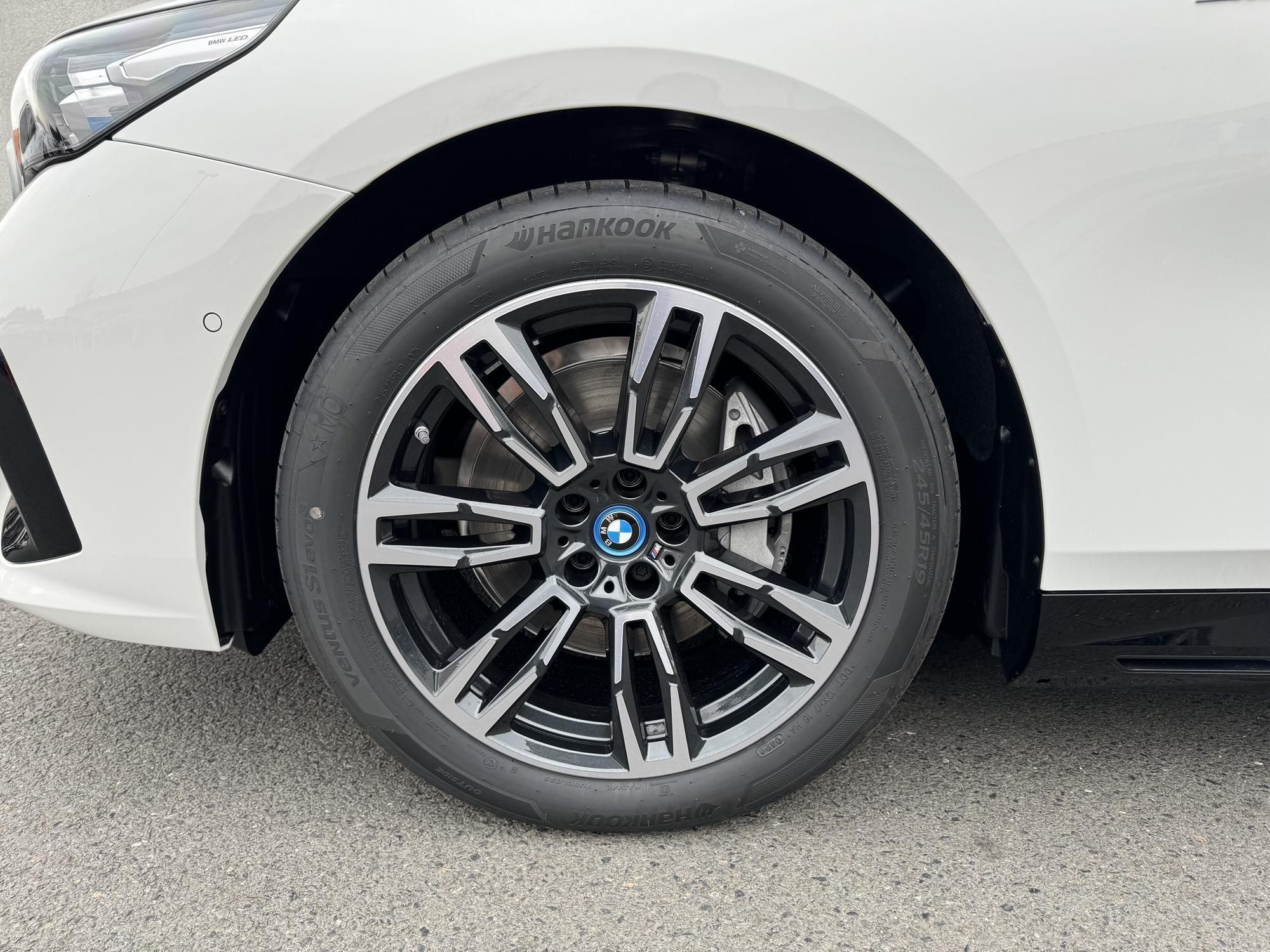 BMW i5, eDrive40 Sedan - fotka 4