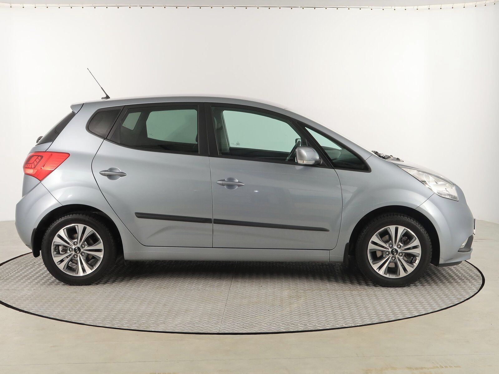Kia Venga, 1.6 CVVT, Automat, Serv.kniha - fotka 6
